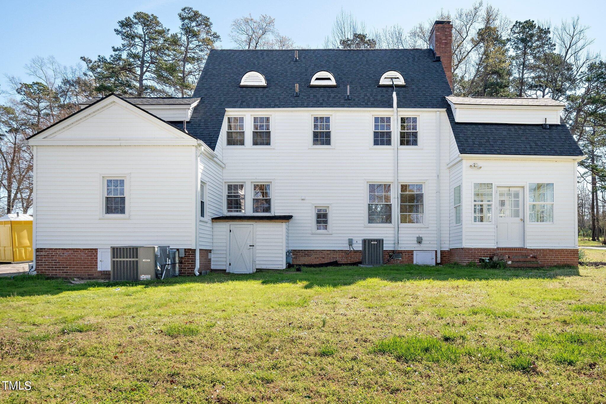 1869 Executive Lane