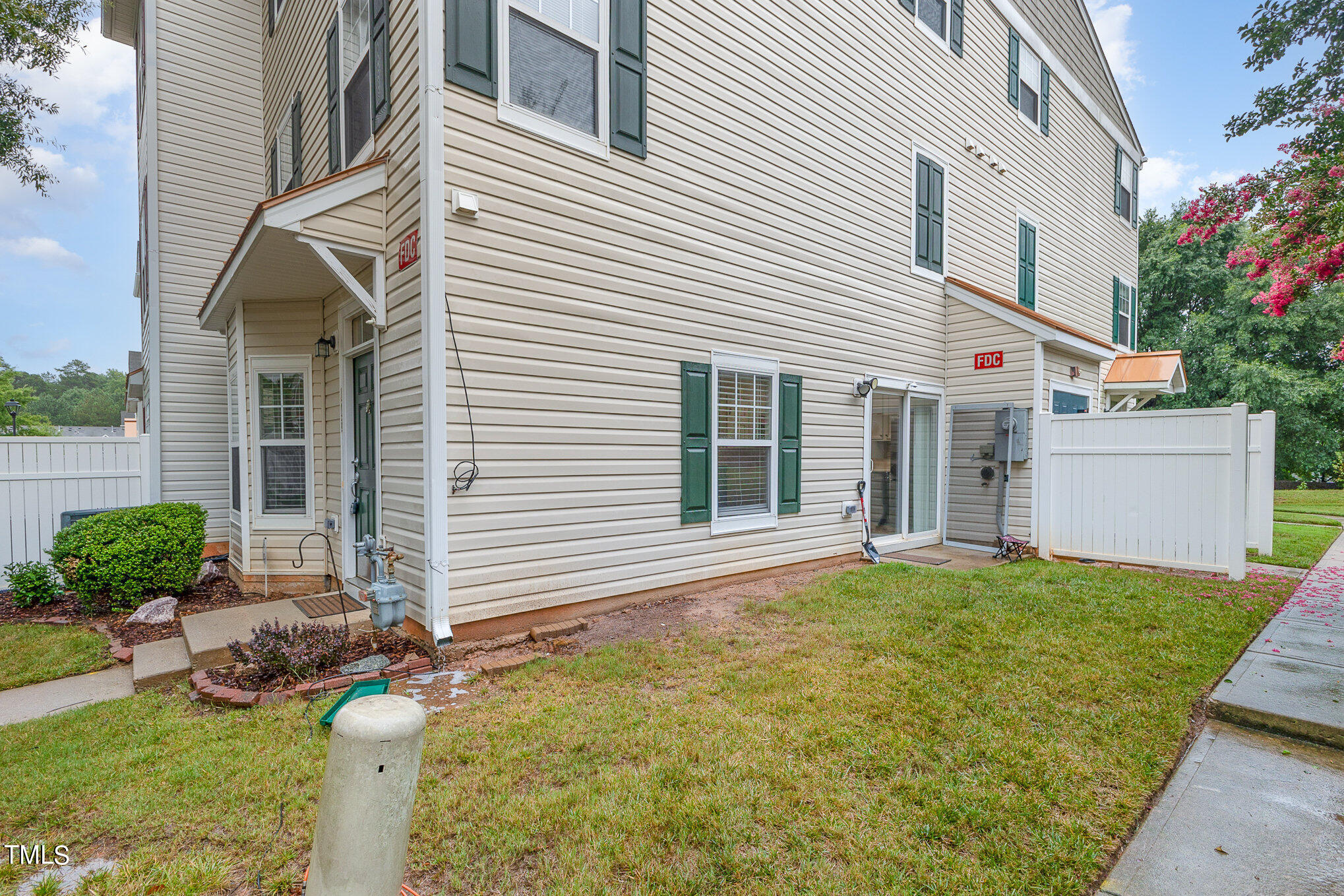 2210 Valley Edge Drive # 108