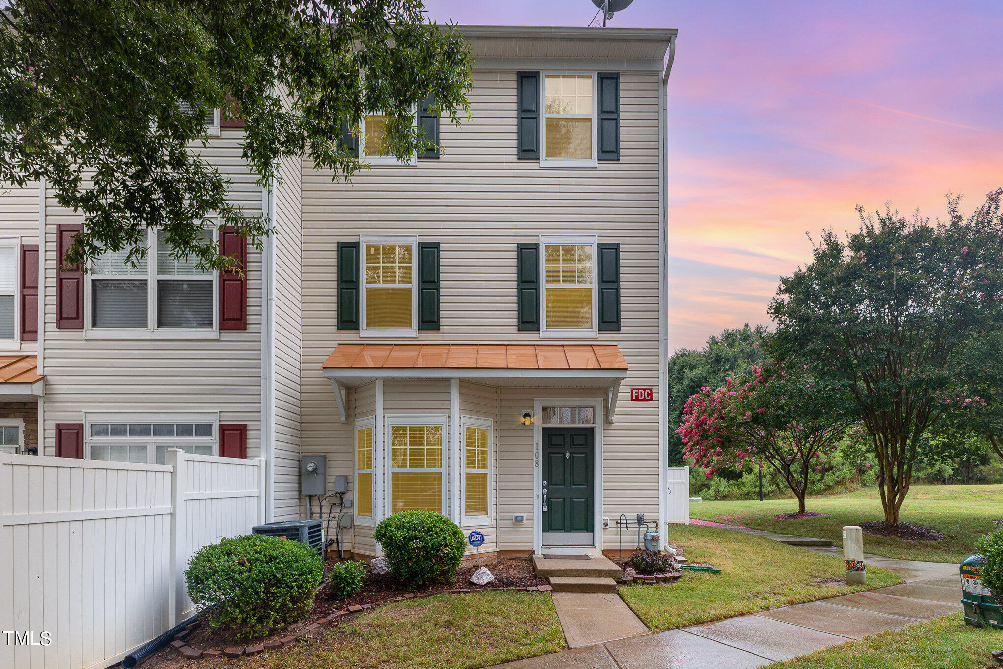 2210 Valley Edge Drive # 108
