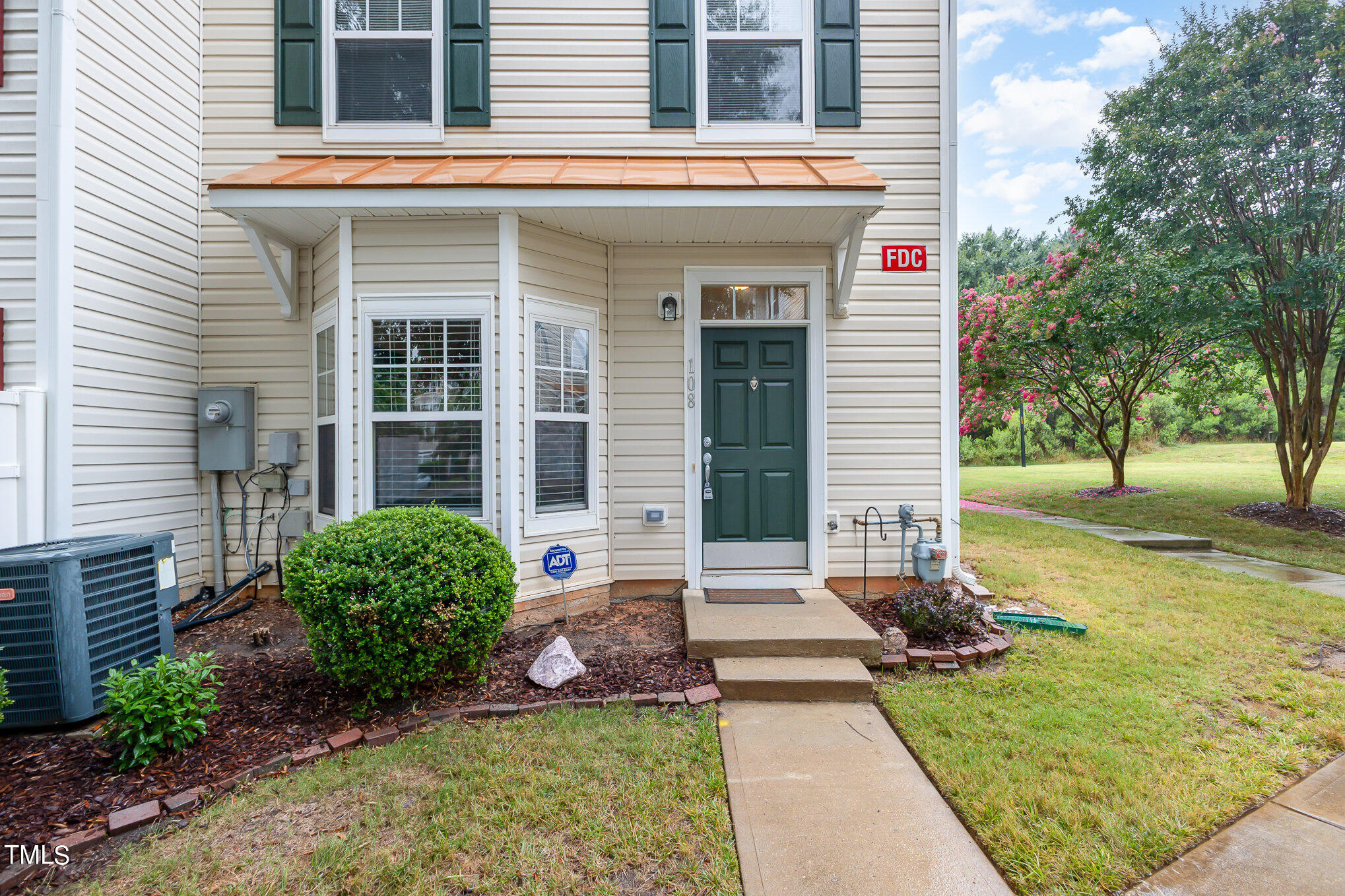 2210 Valley Edge Drive # 108