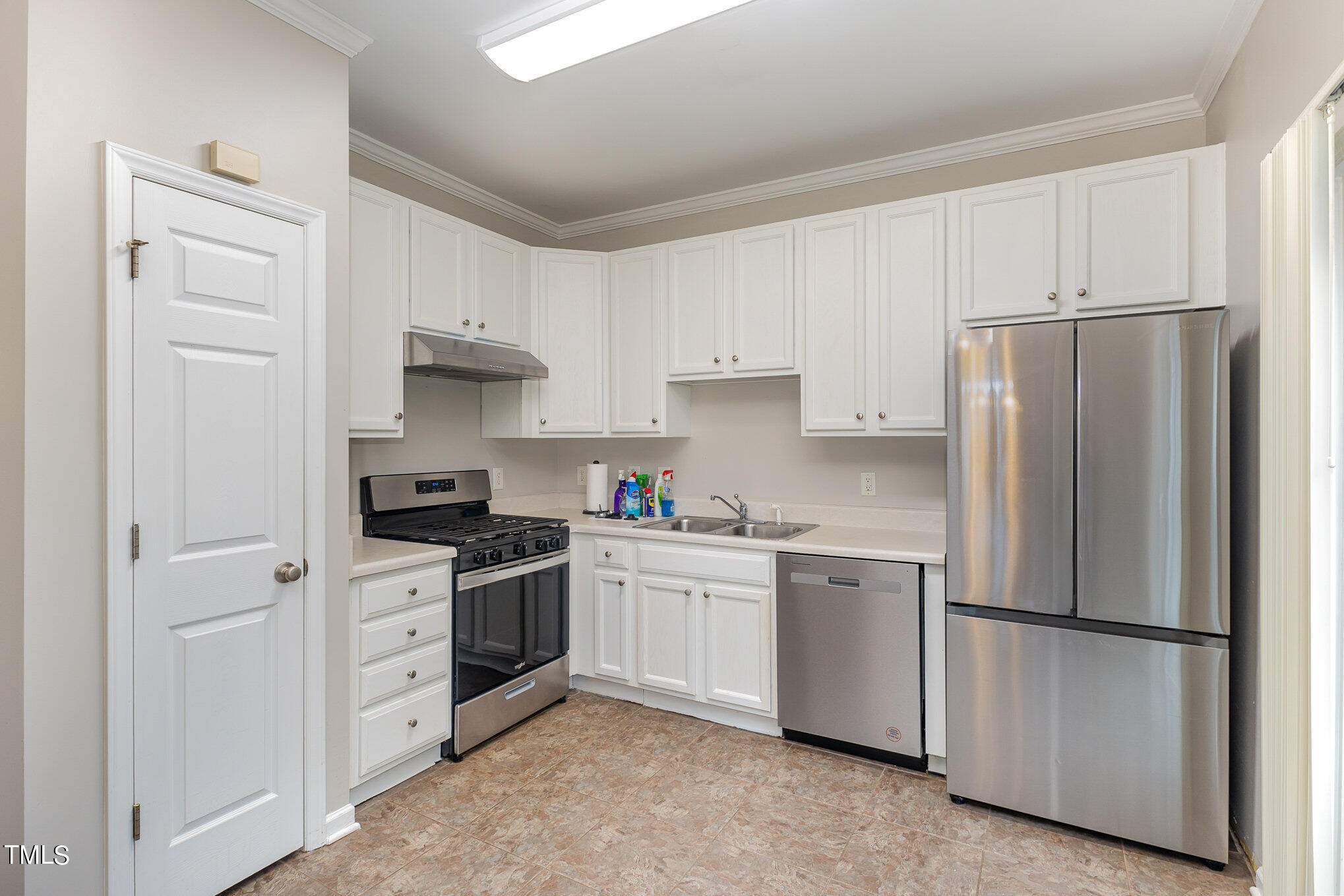 2210 Valley Edge Drive # 108