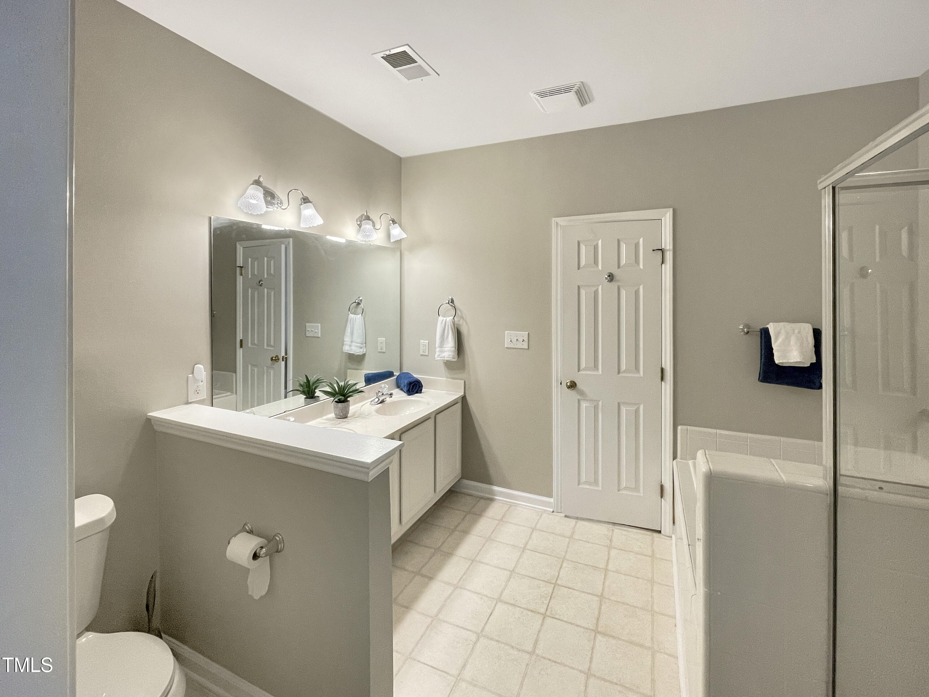 1123 Glenolden Court # 106