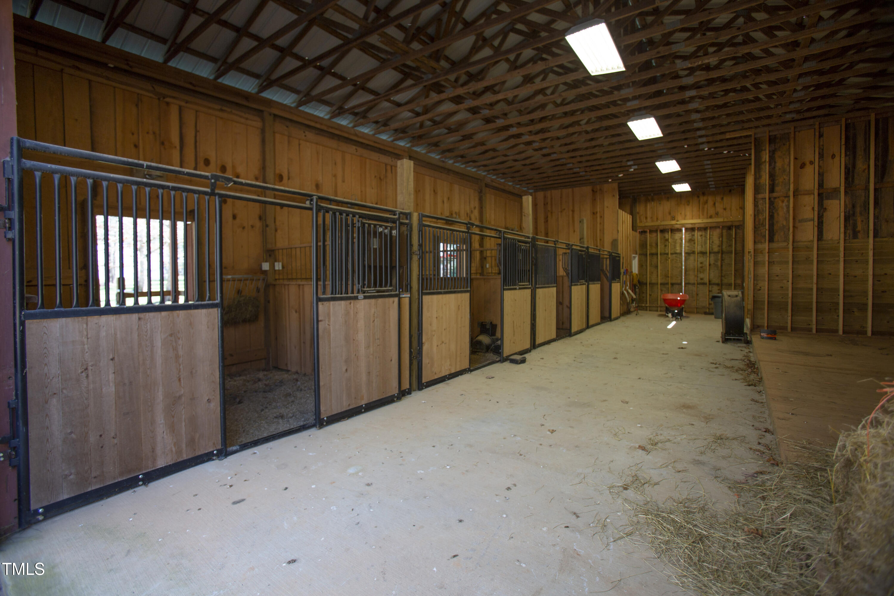 480 Deer Hollow