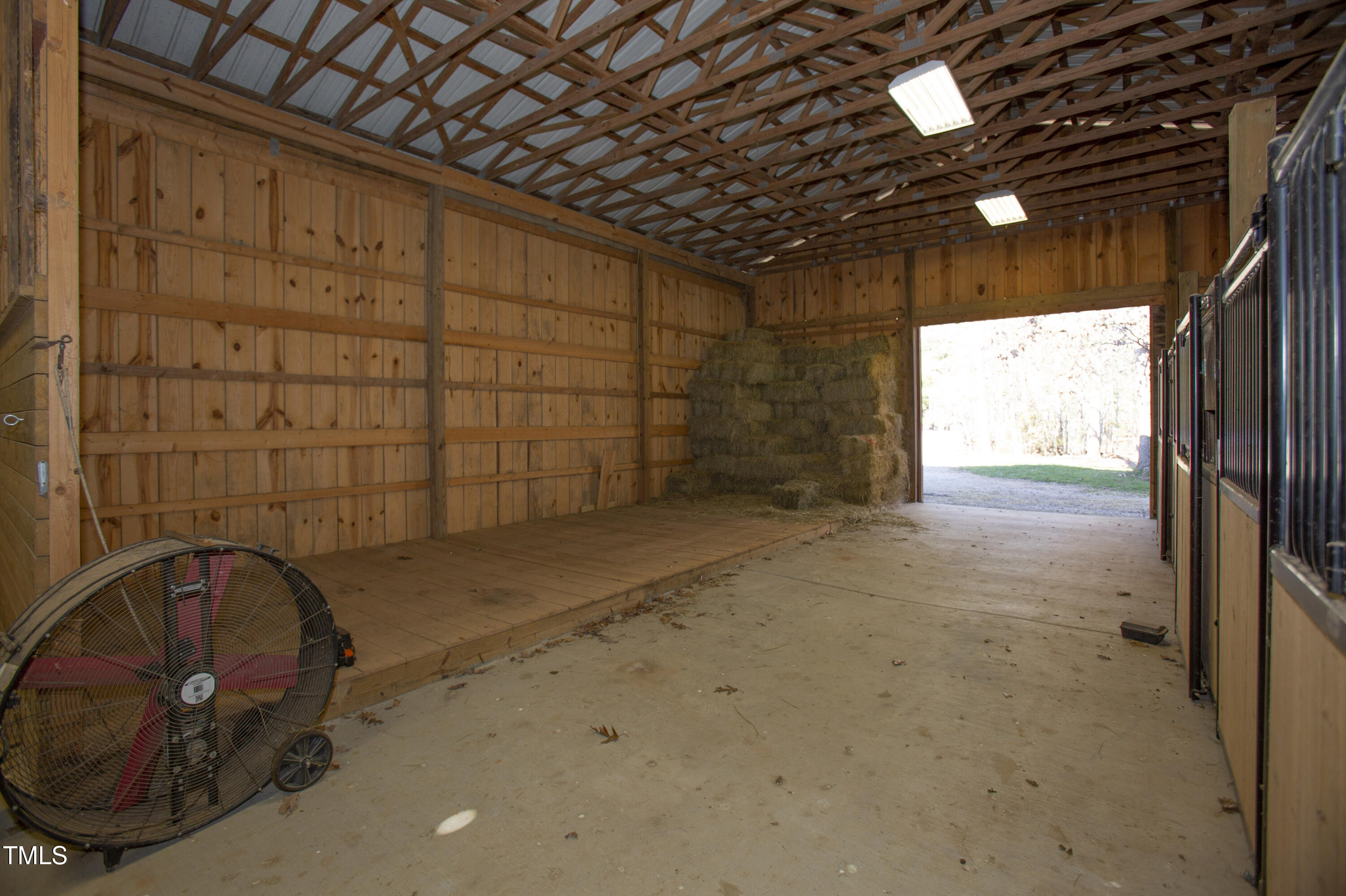 480 Deer Hollow