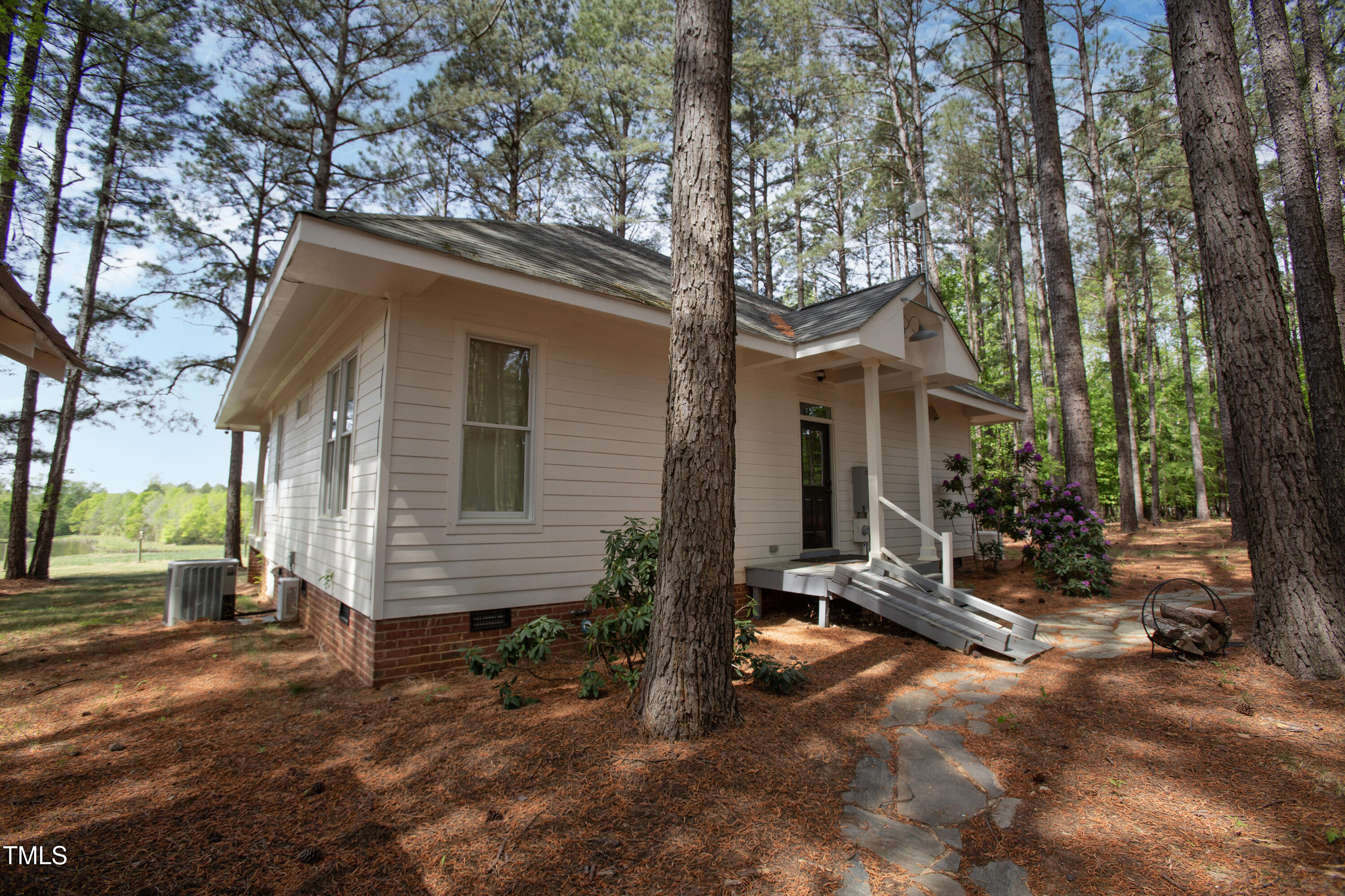 480 Deer Hollow