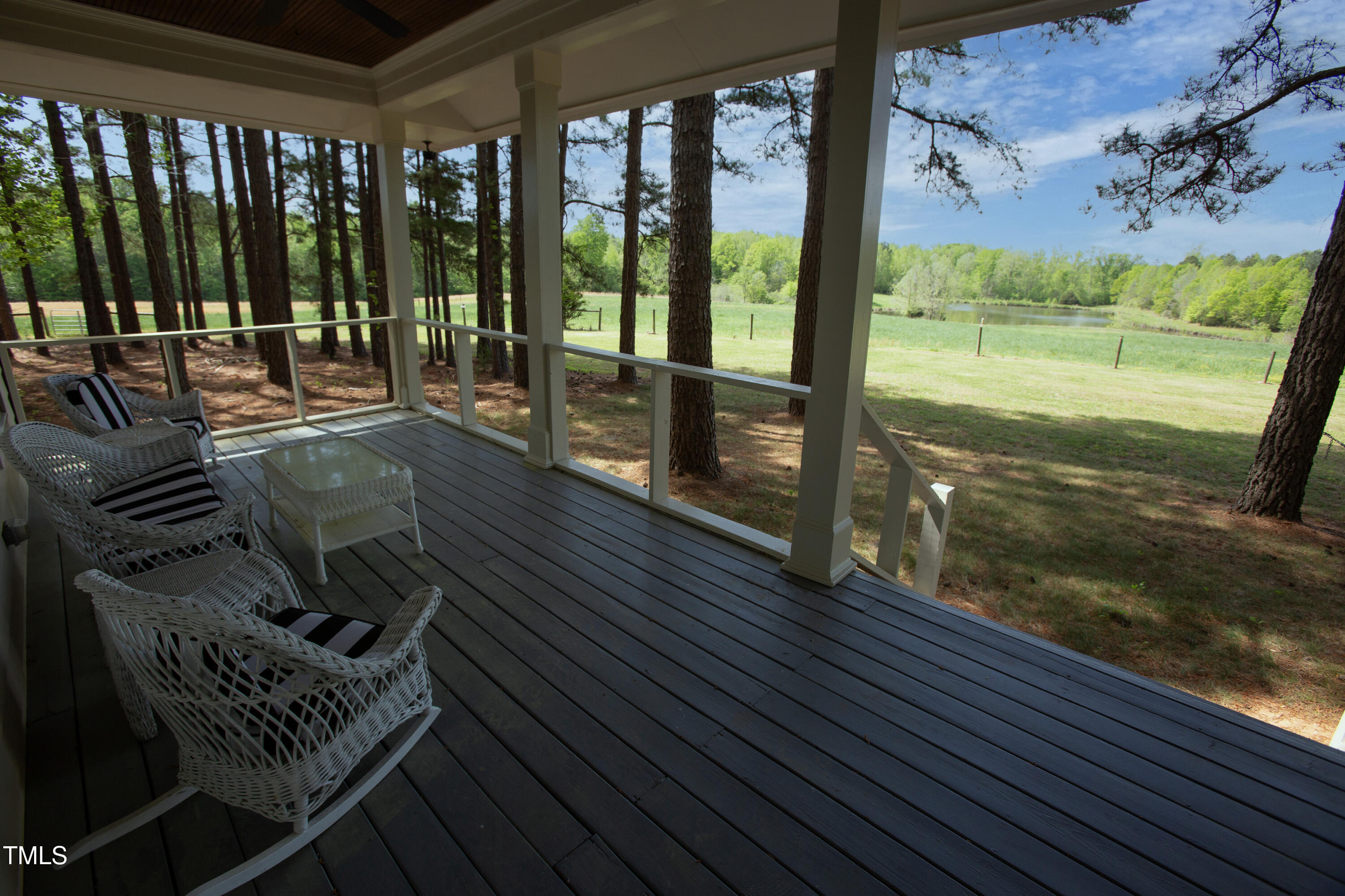 480 Deer Hollow