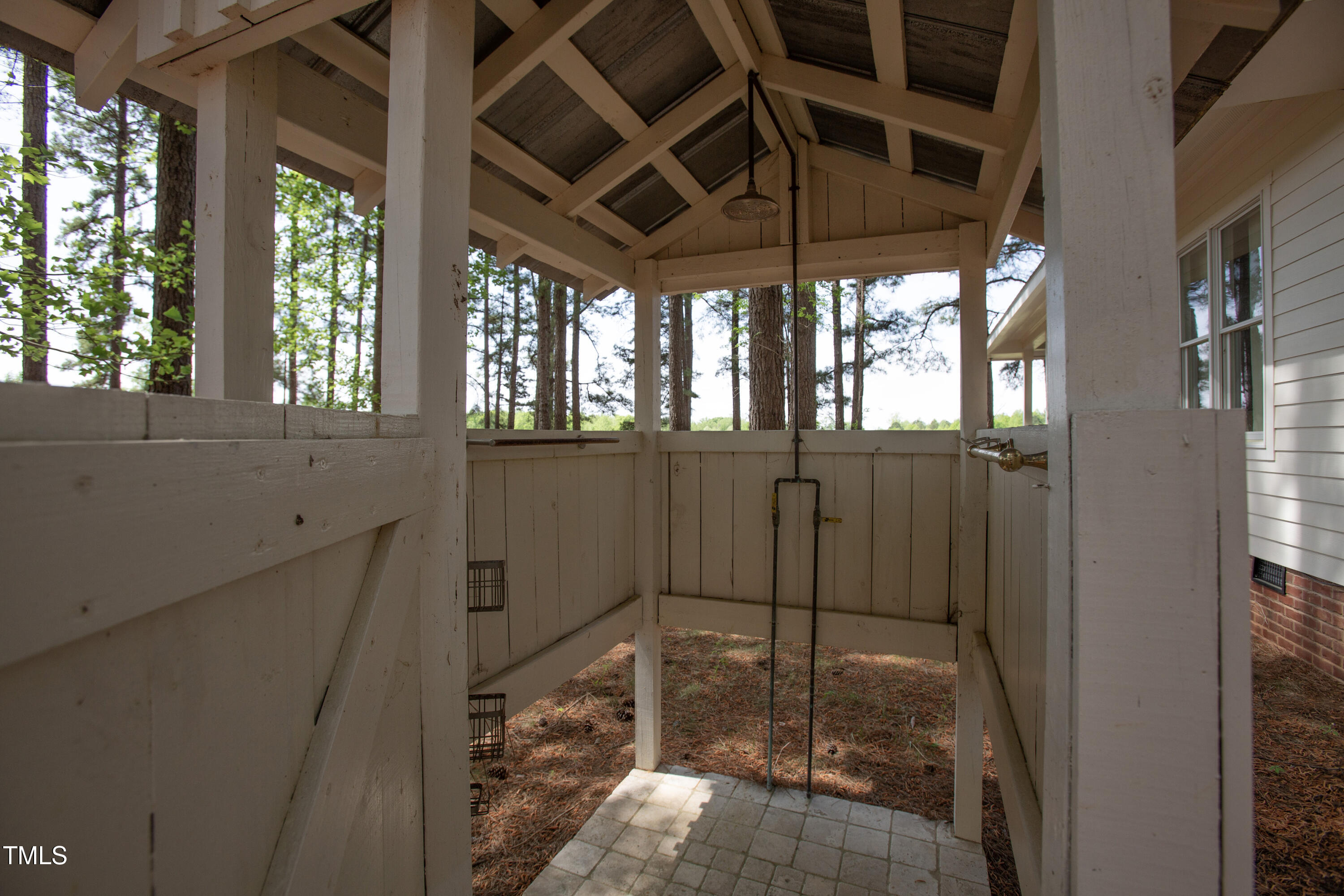 480 Deer Hollow