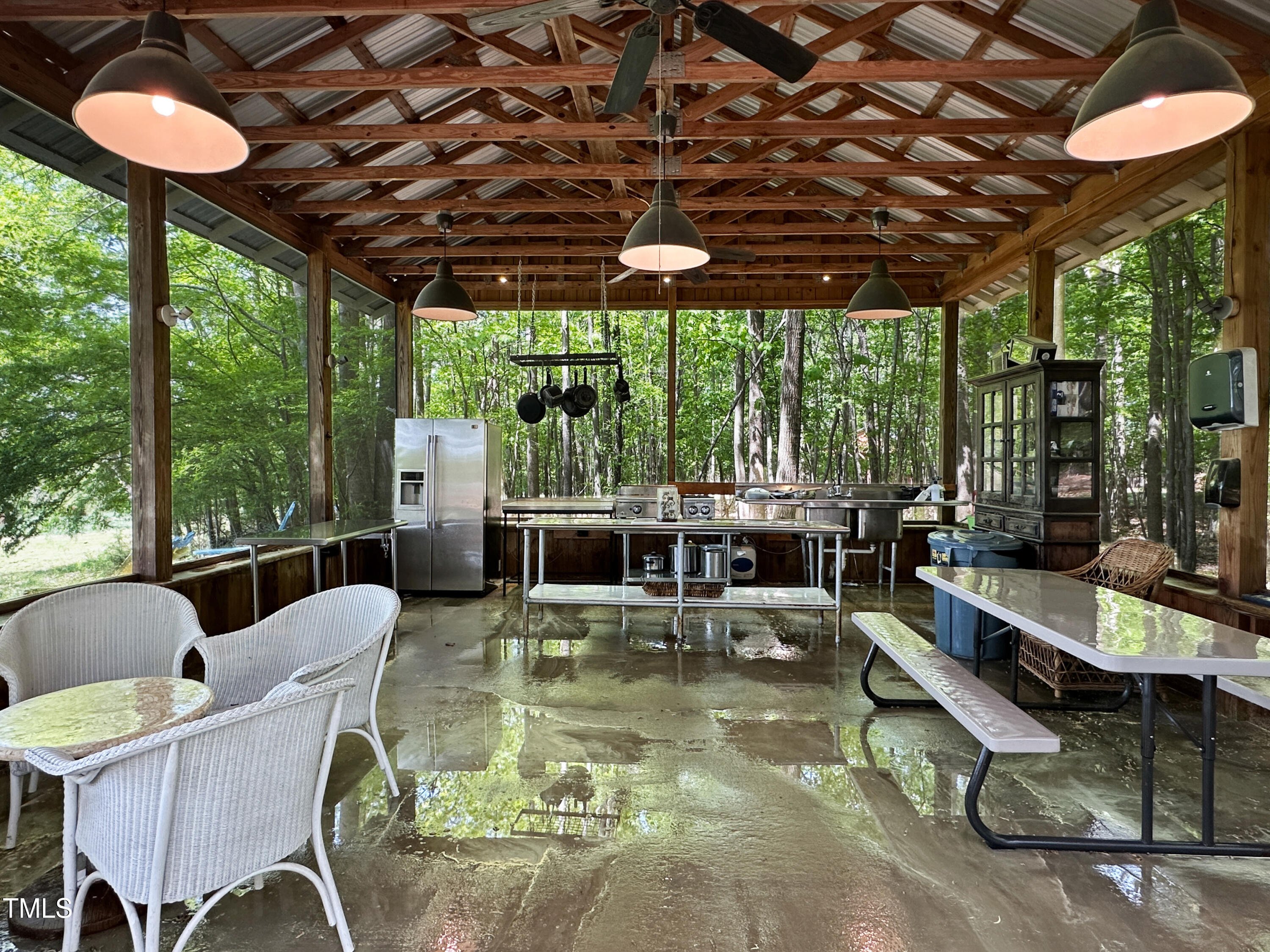480 Deer Hollow