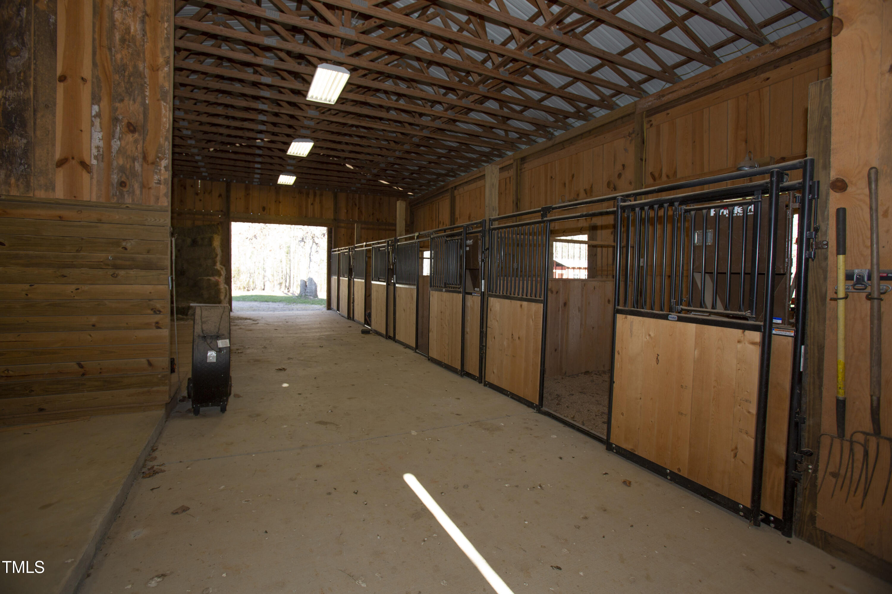 480 Deer Hollow