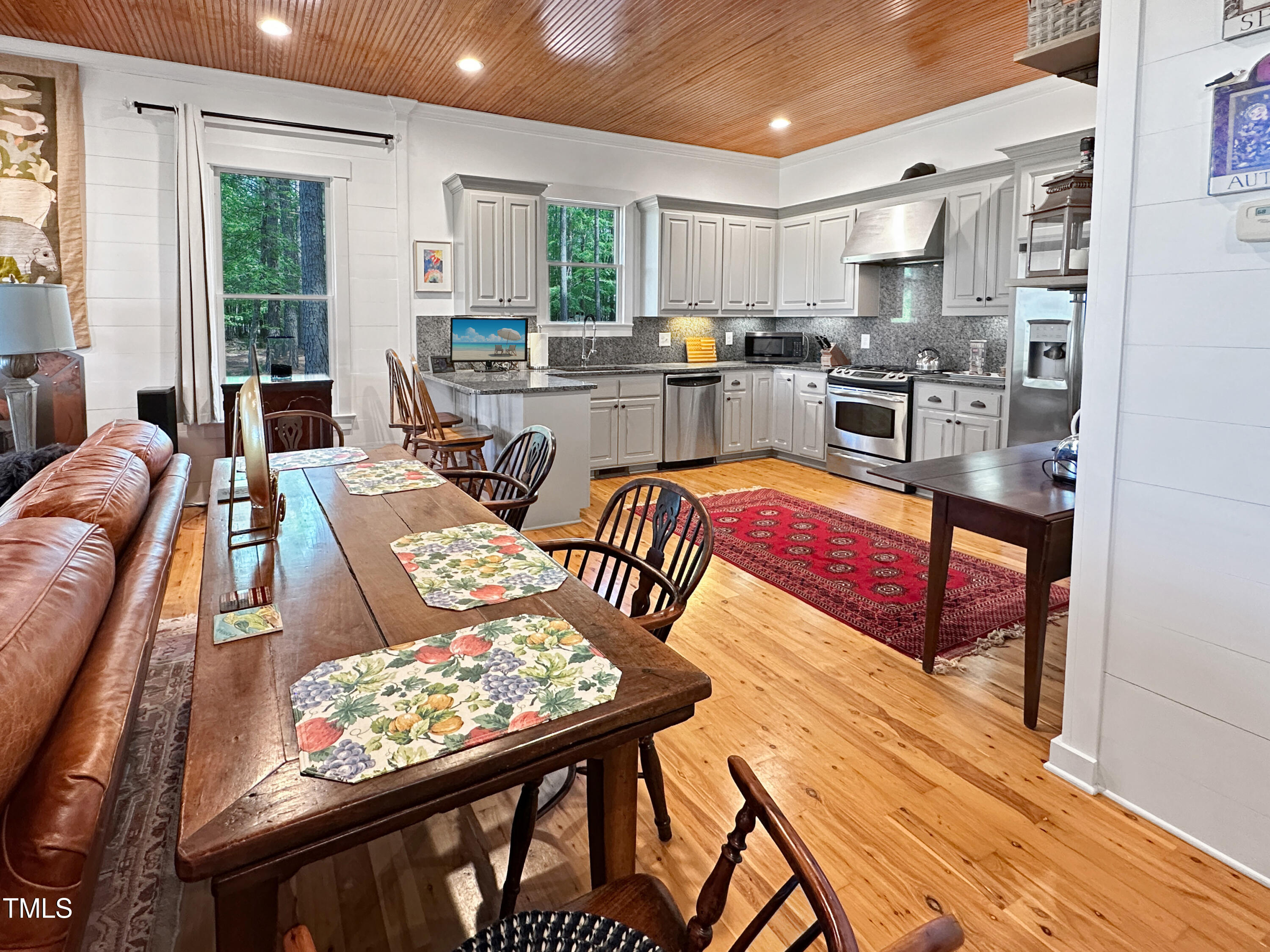 480 Deer Hollow