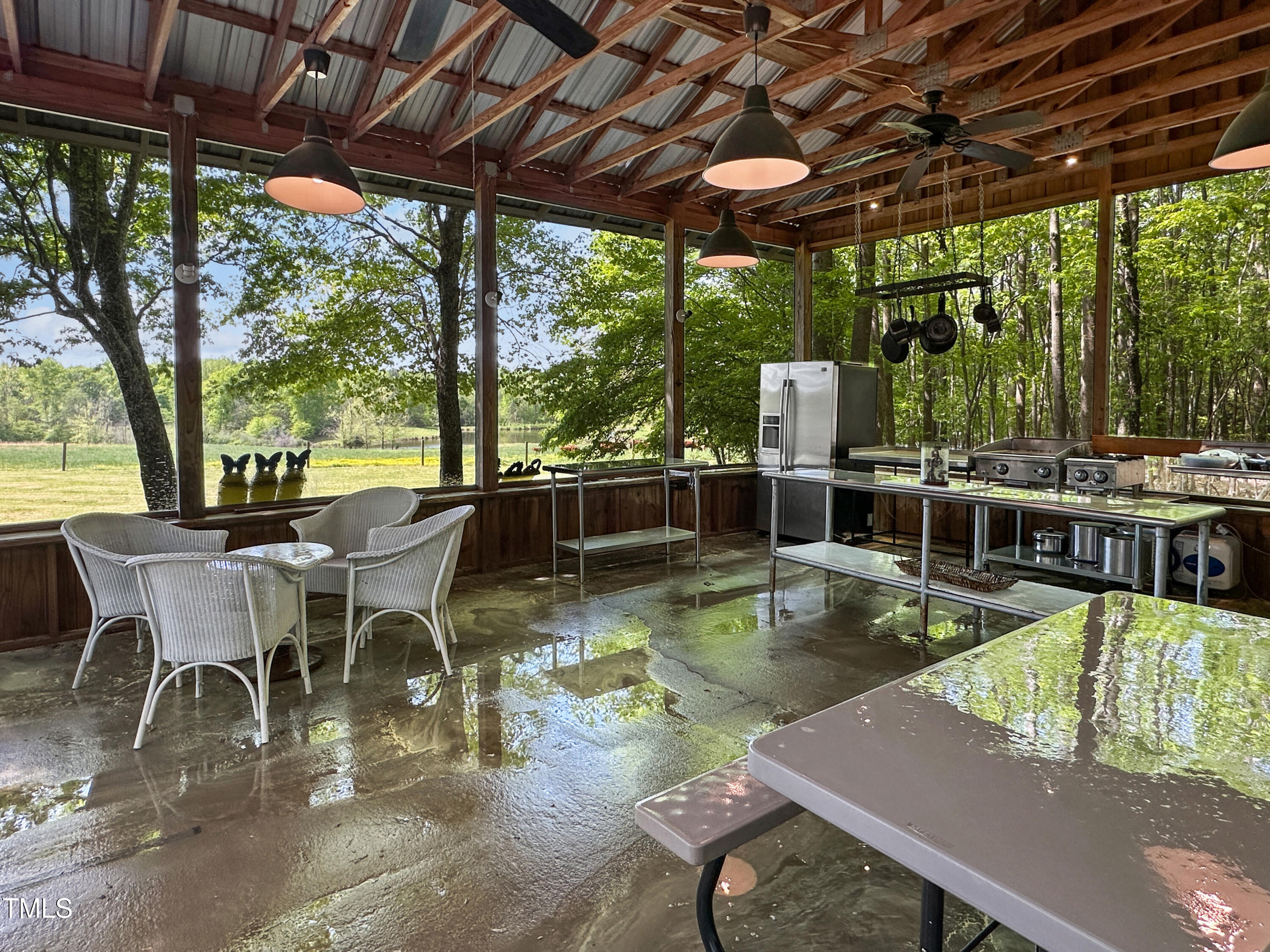 480 Deer Hollow