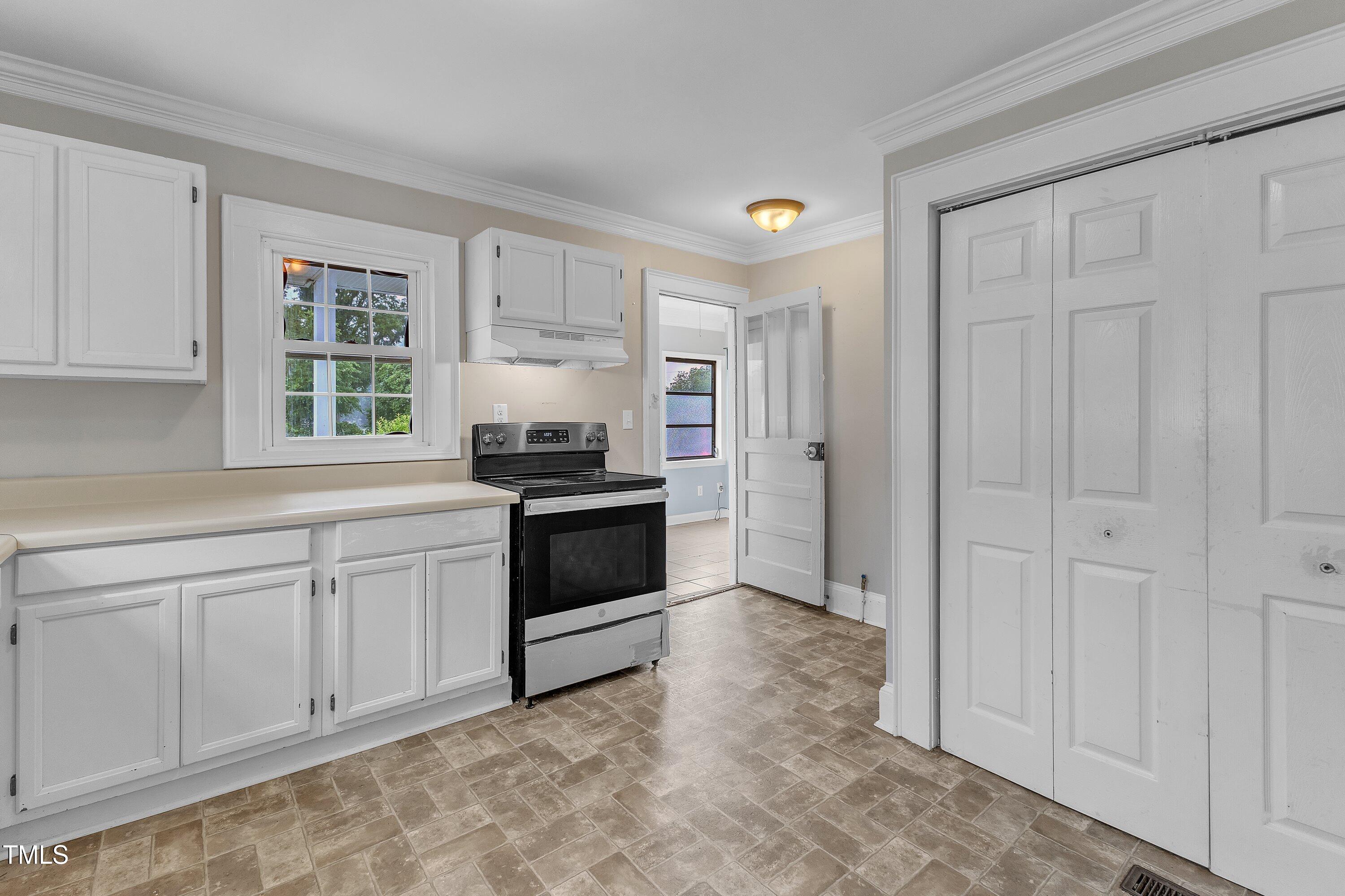 302 Hester Street