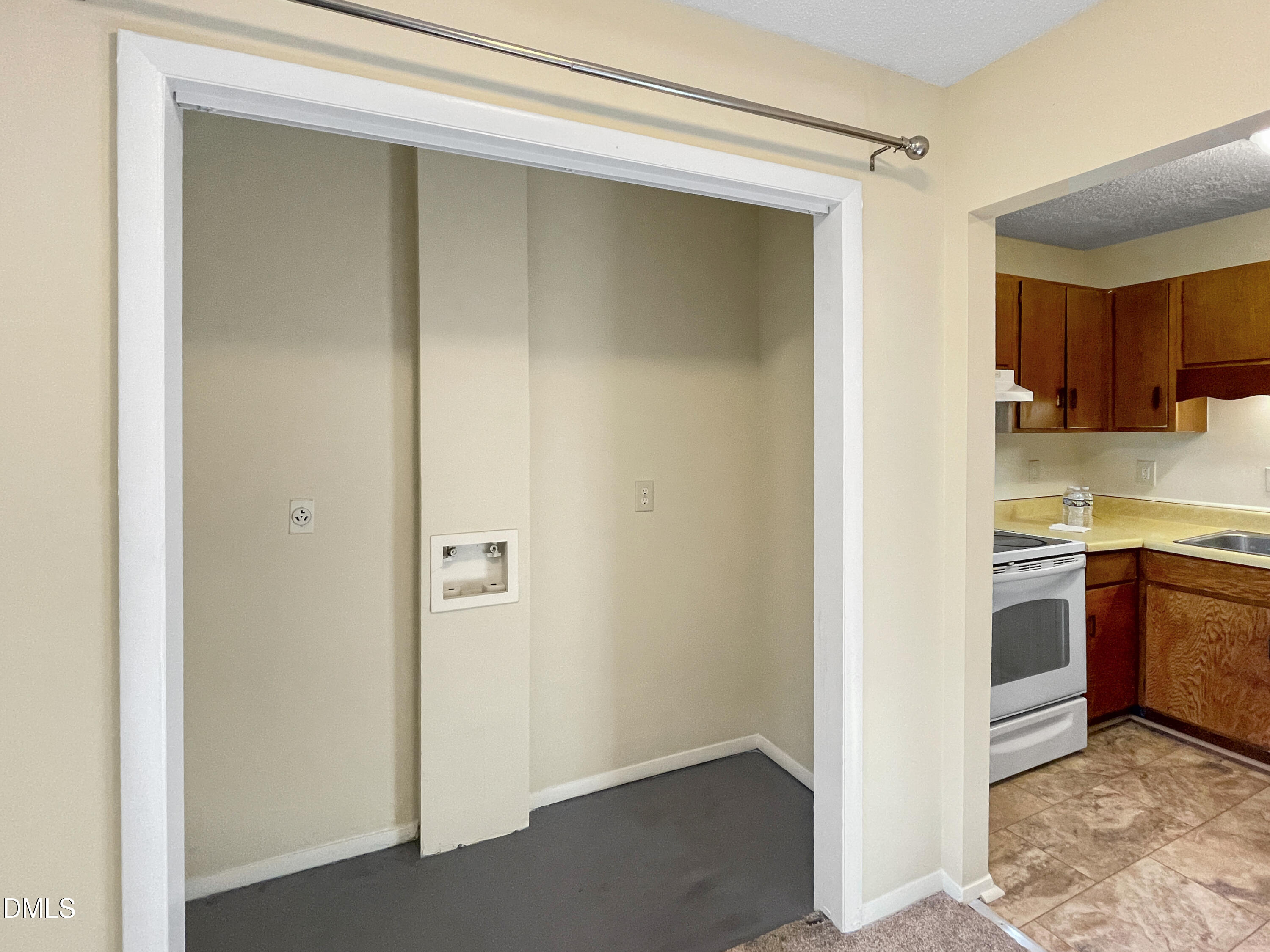 1409 Foxwood Drive