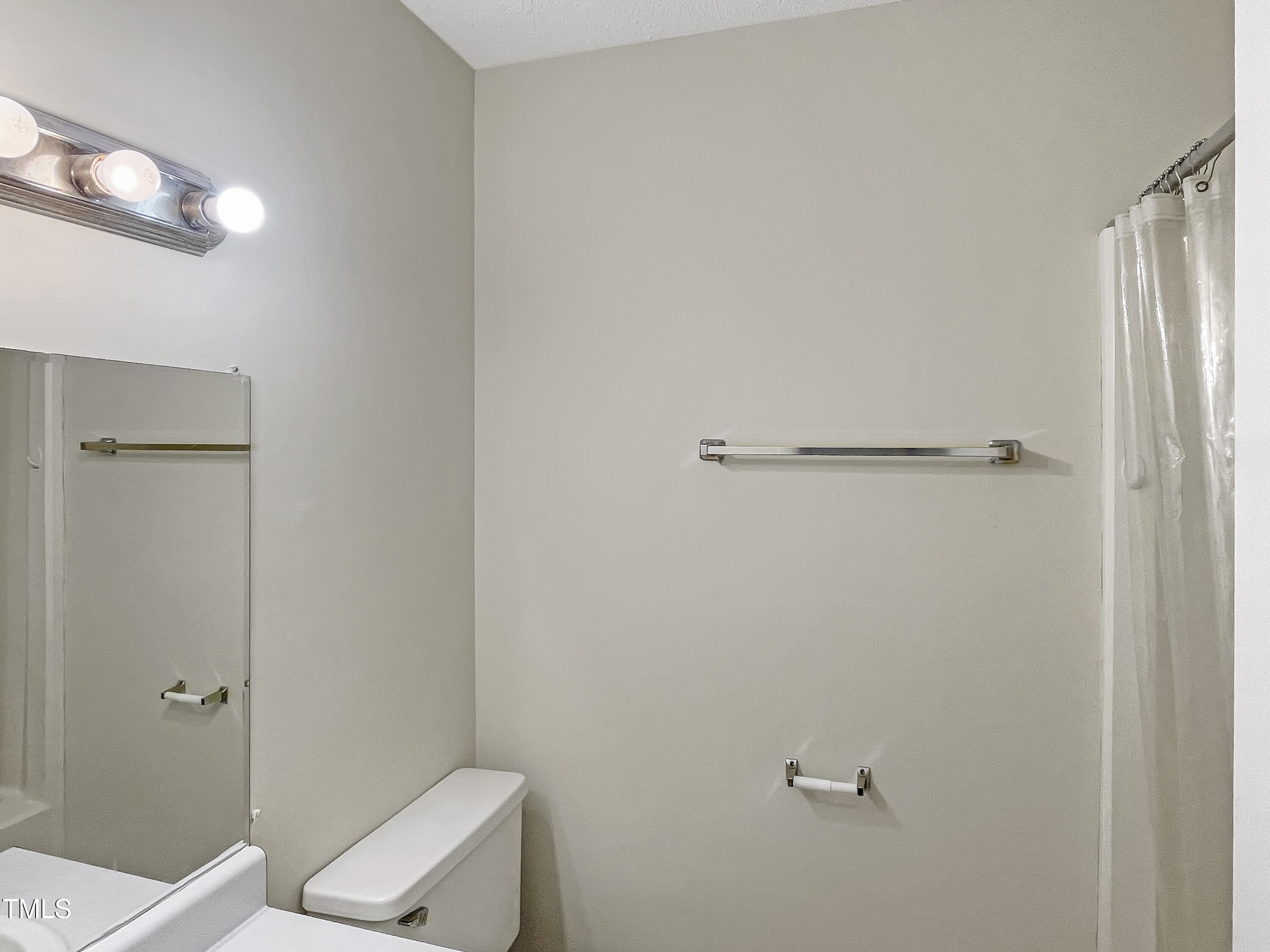 1409 Foxwood Drive