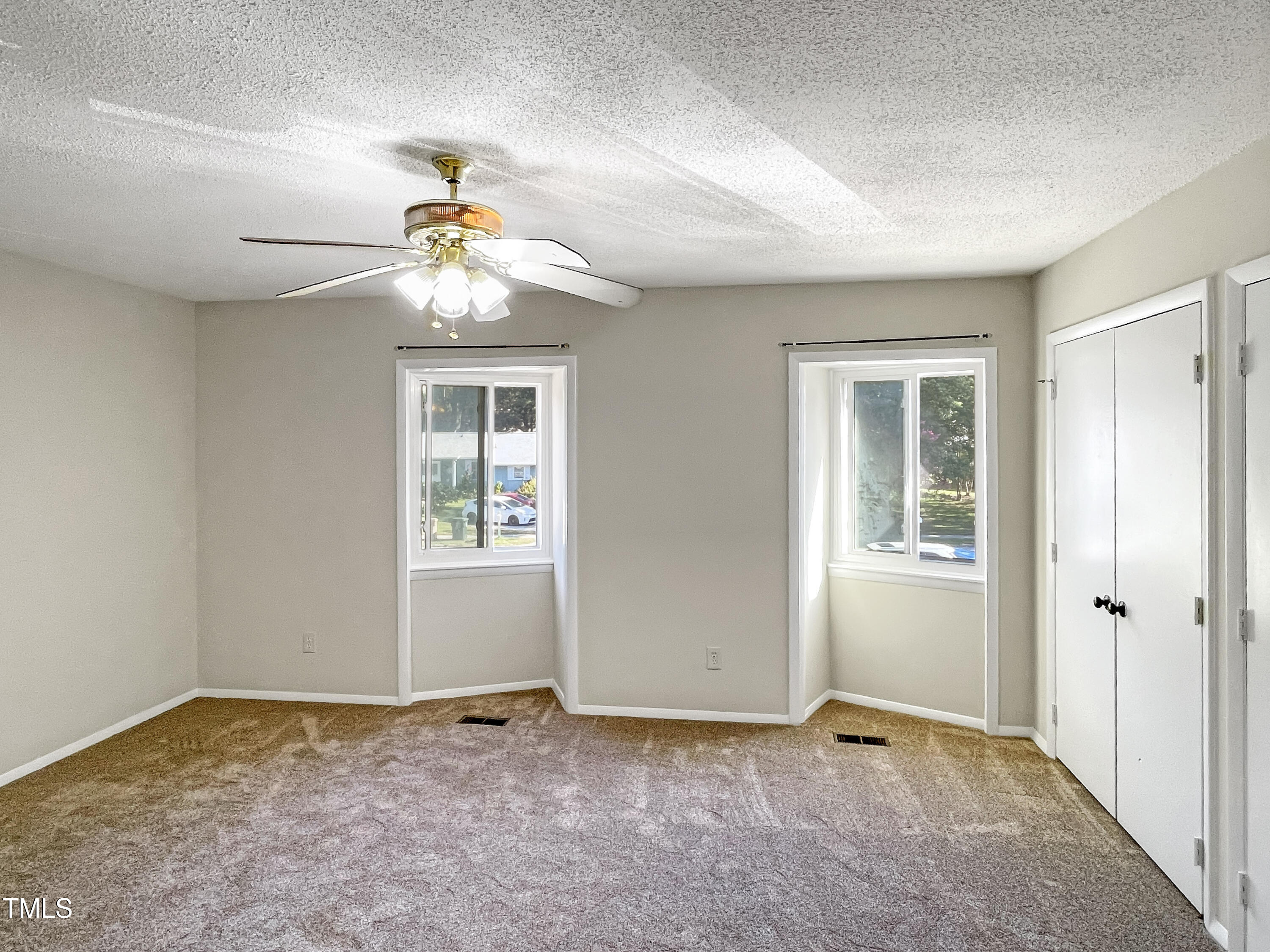 1409 Foxwood Drive
