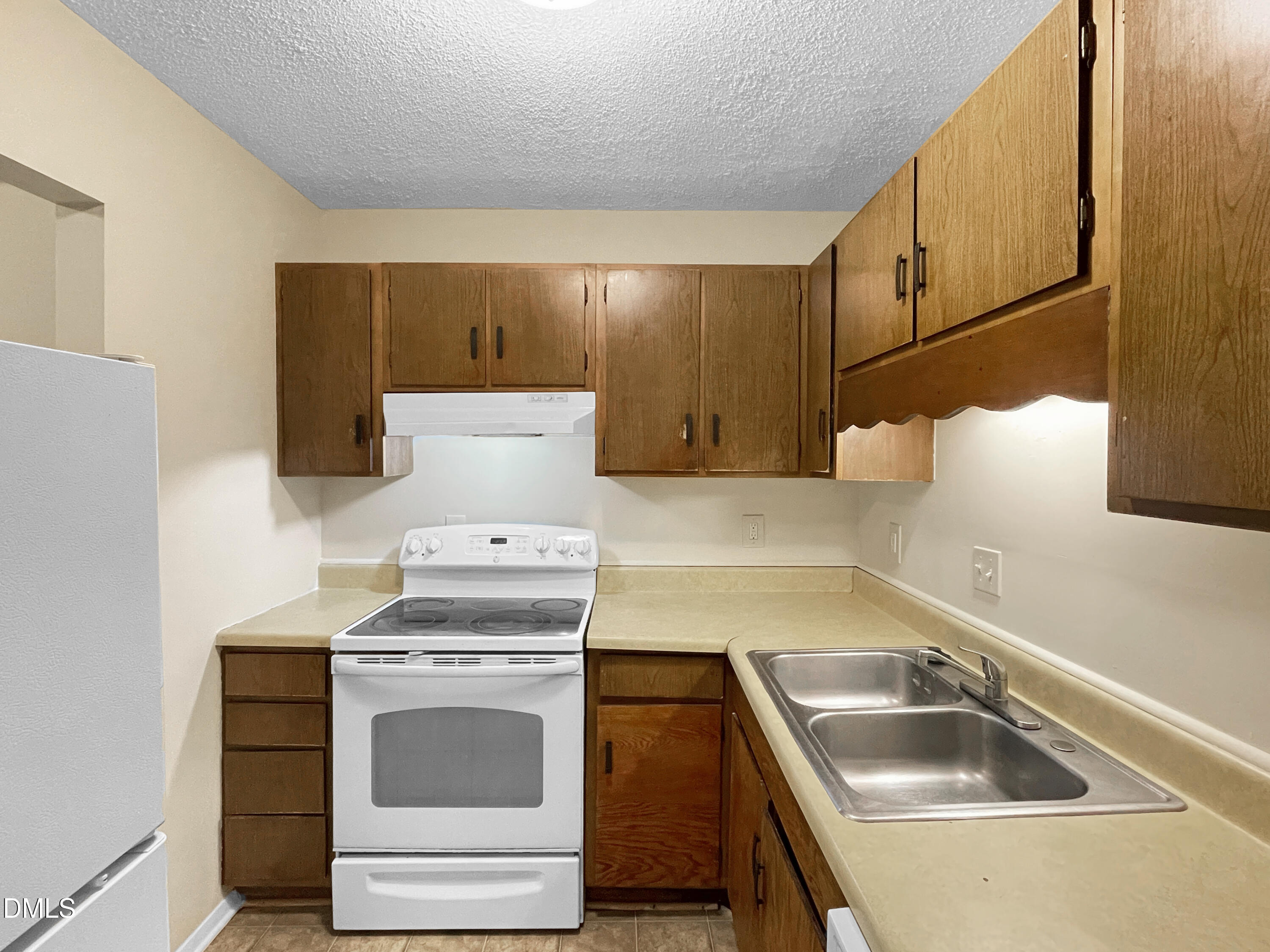 1409 Foxwood Drive