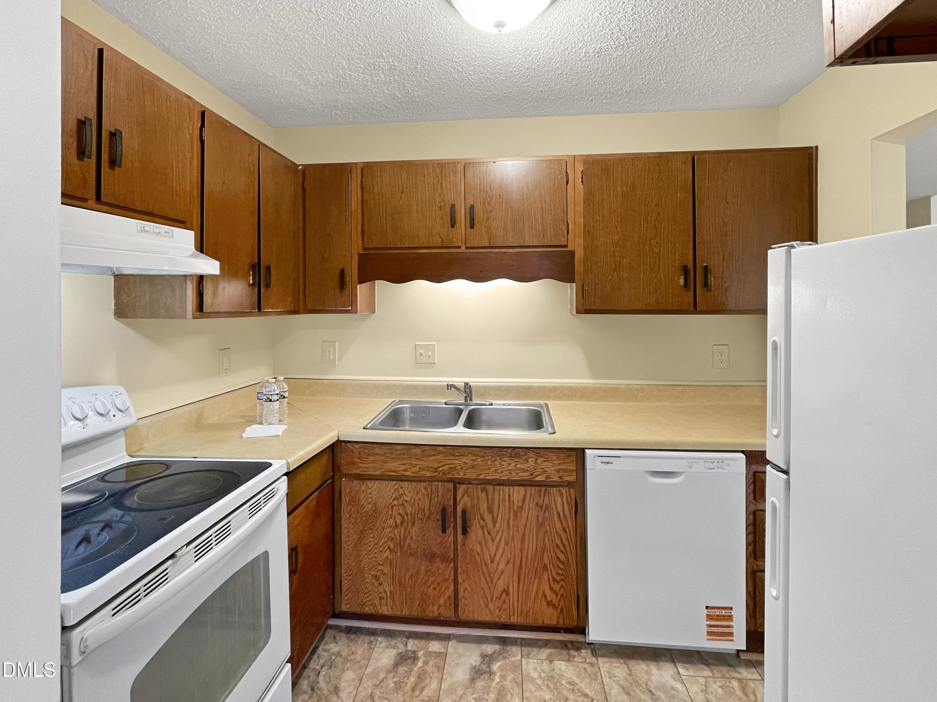 1409 Foxwood Drive