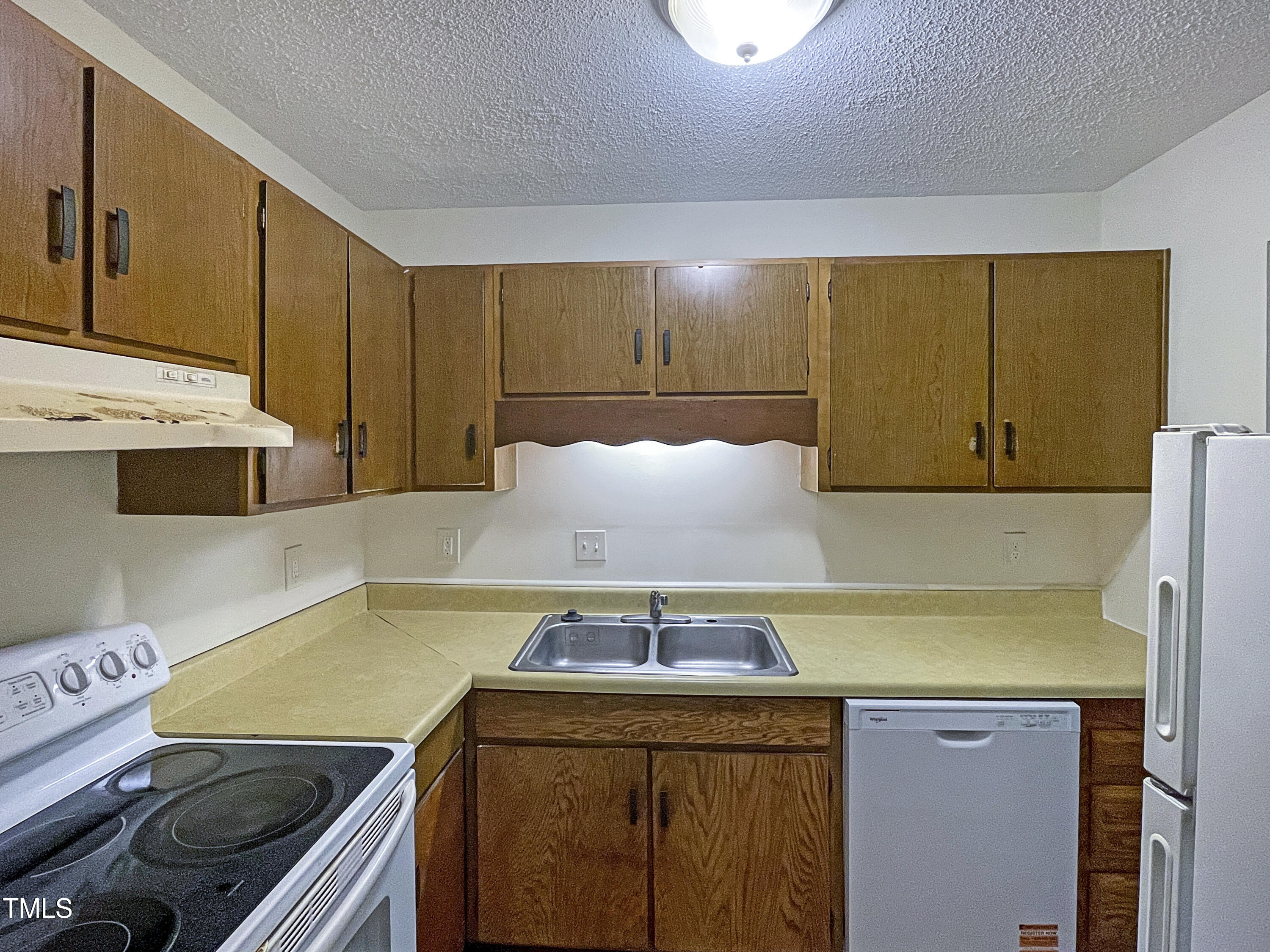 1409 Foxwood Drive