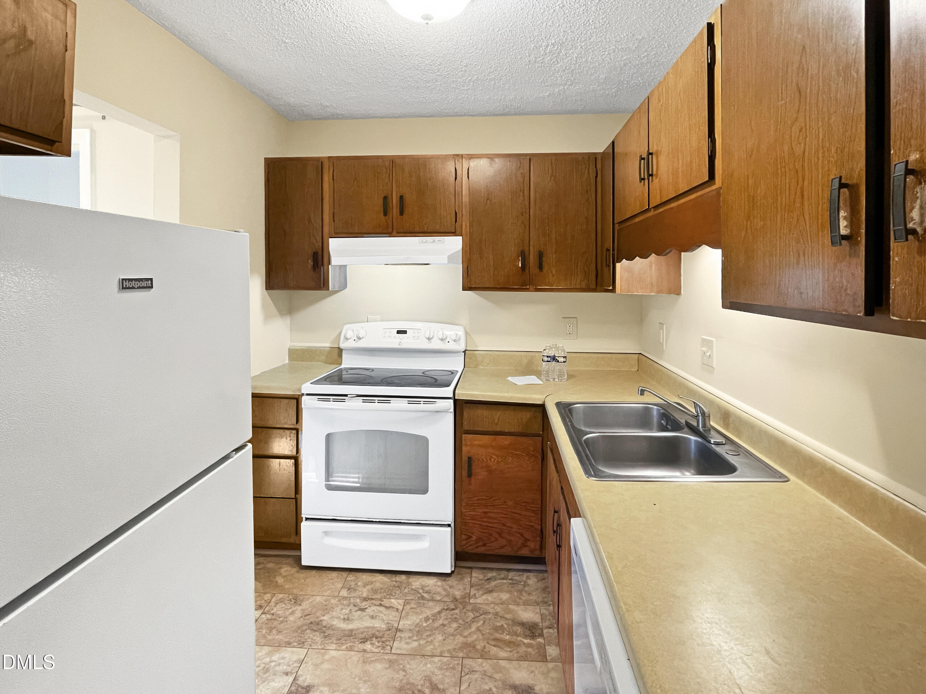 1409 Foxwood Drive