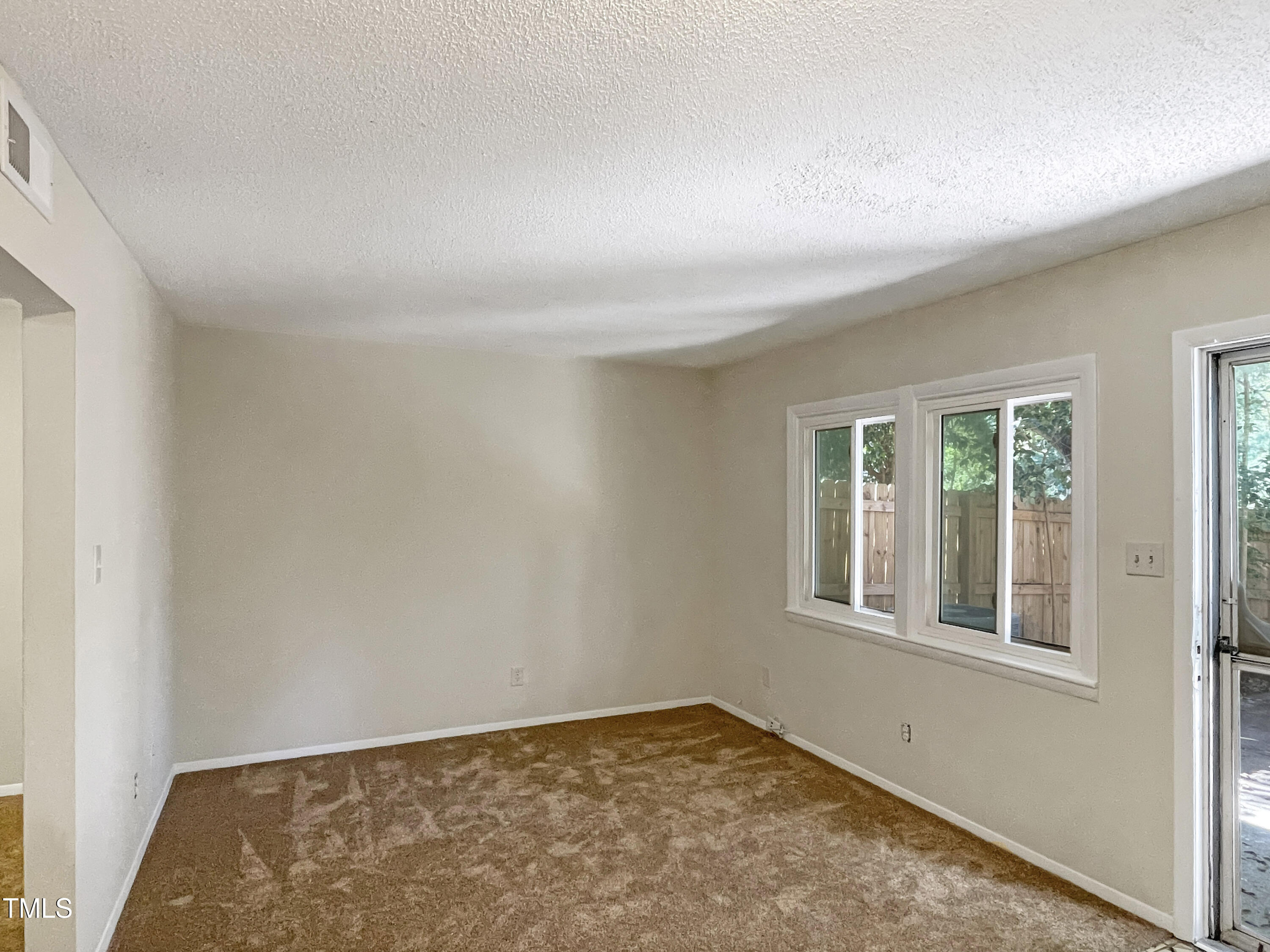 1409 Foxwood Drive