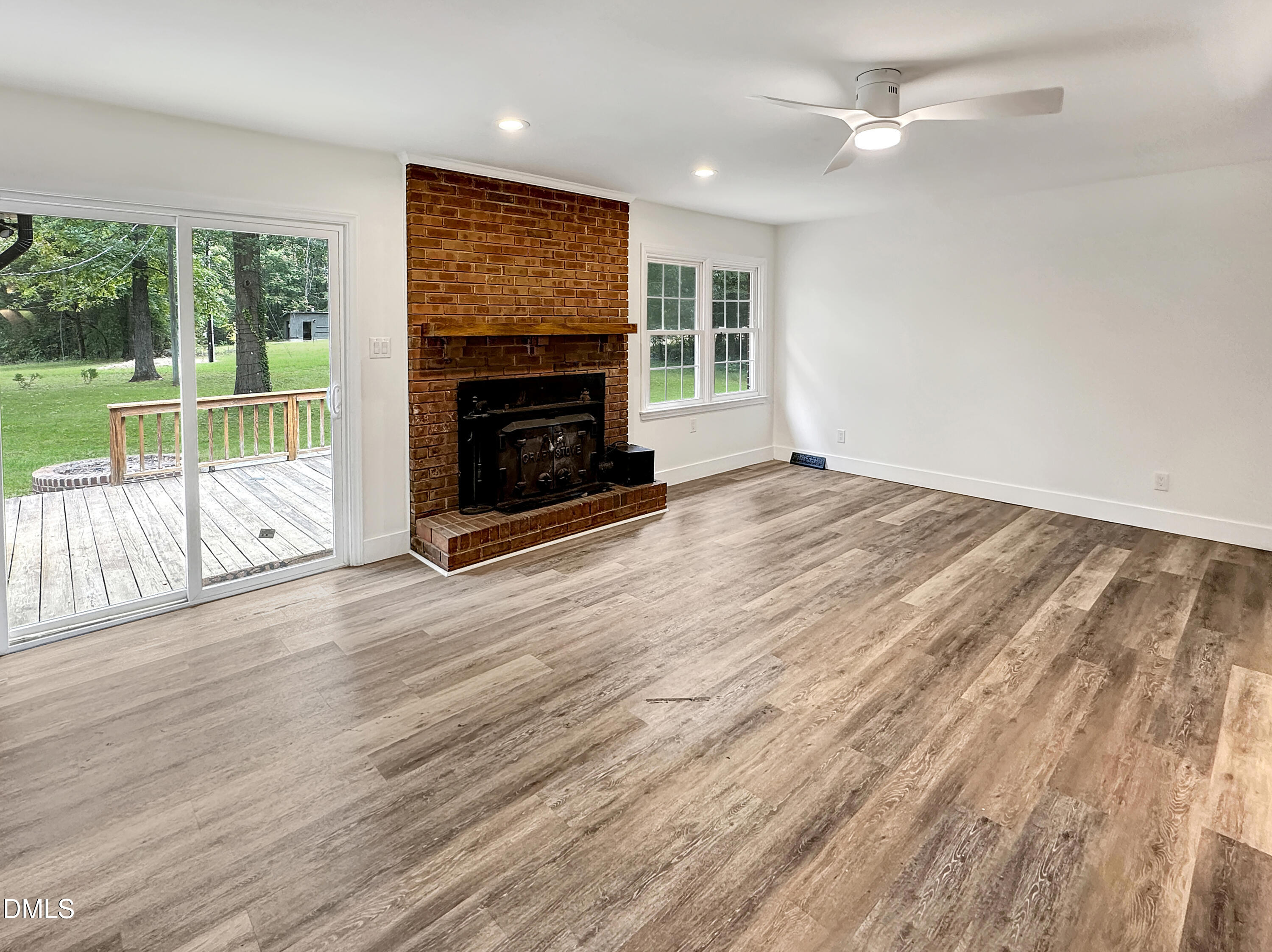 5512 Redwood Road