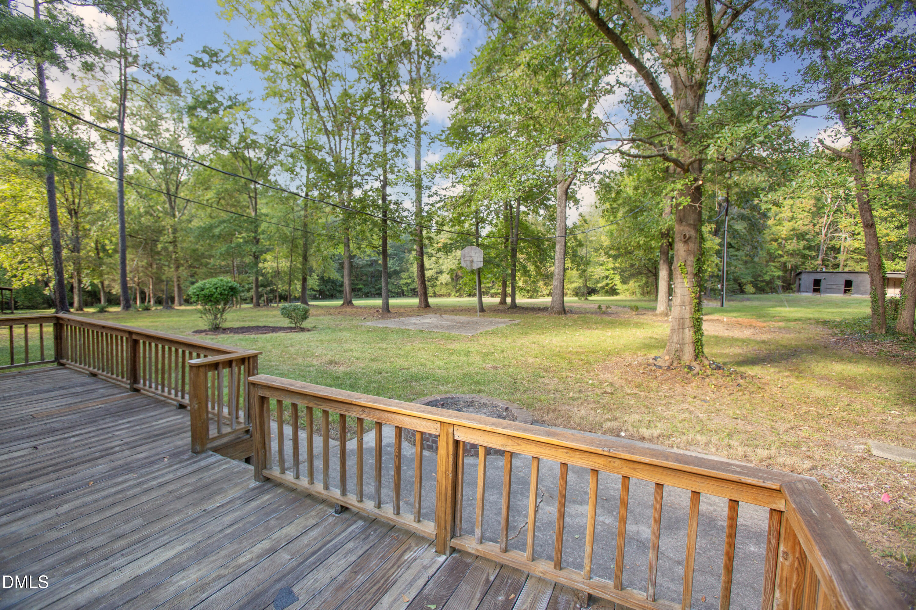 5512 Redwood Road