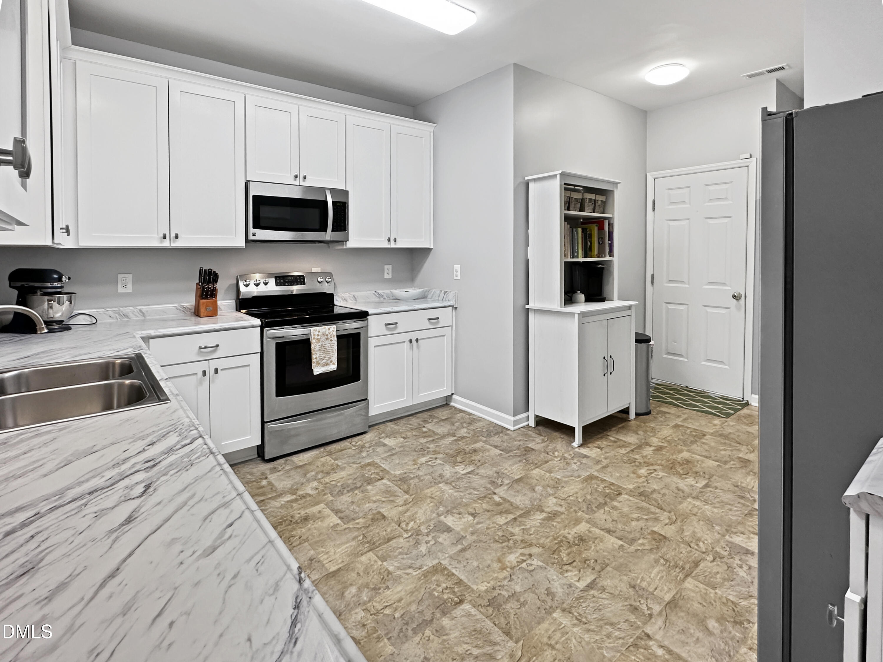 8221 Hempshire Place # 105