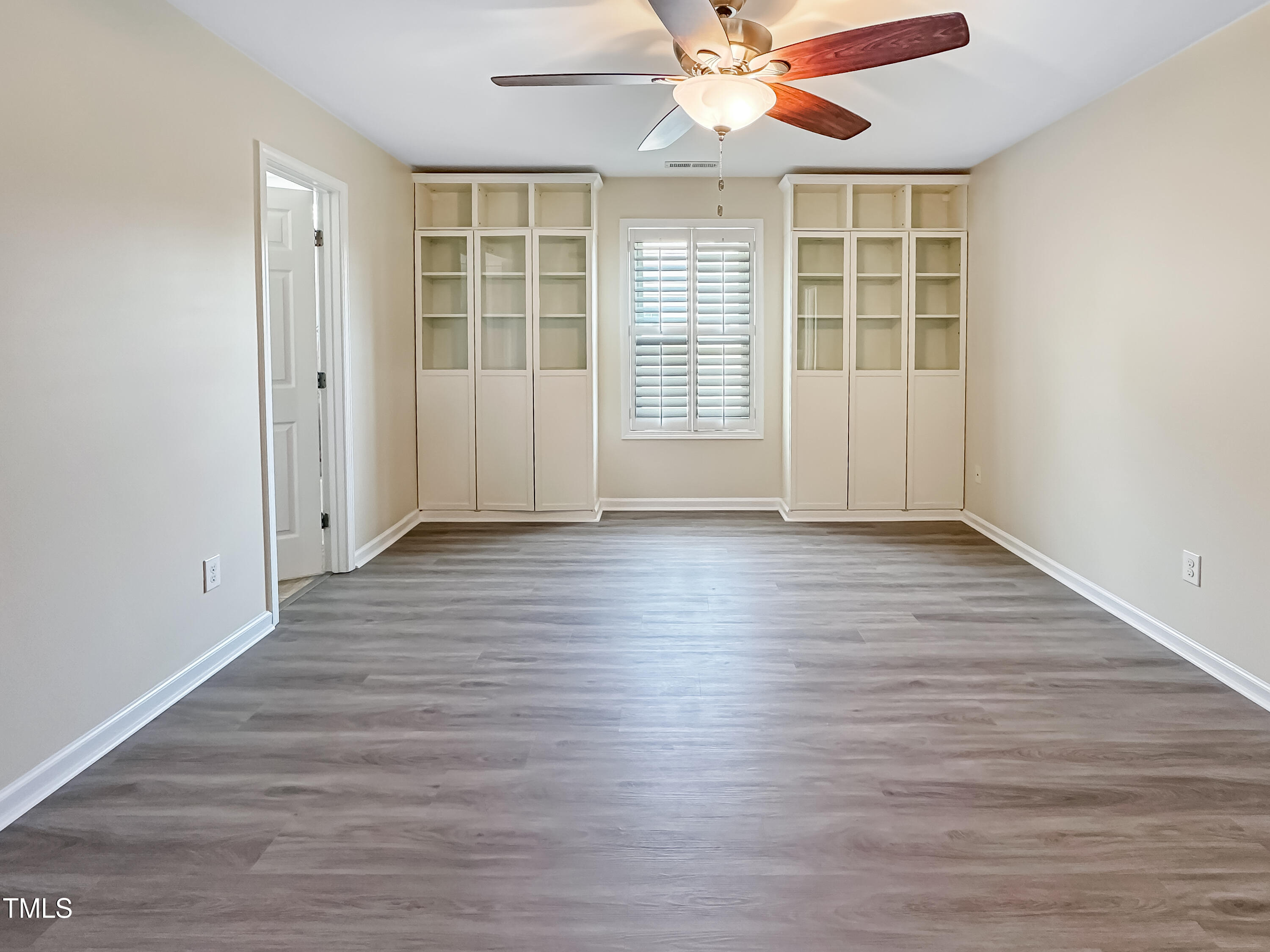 804 Blue Thorn Drive