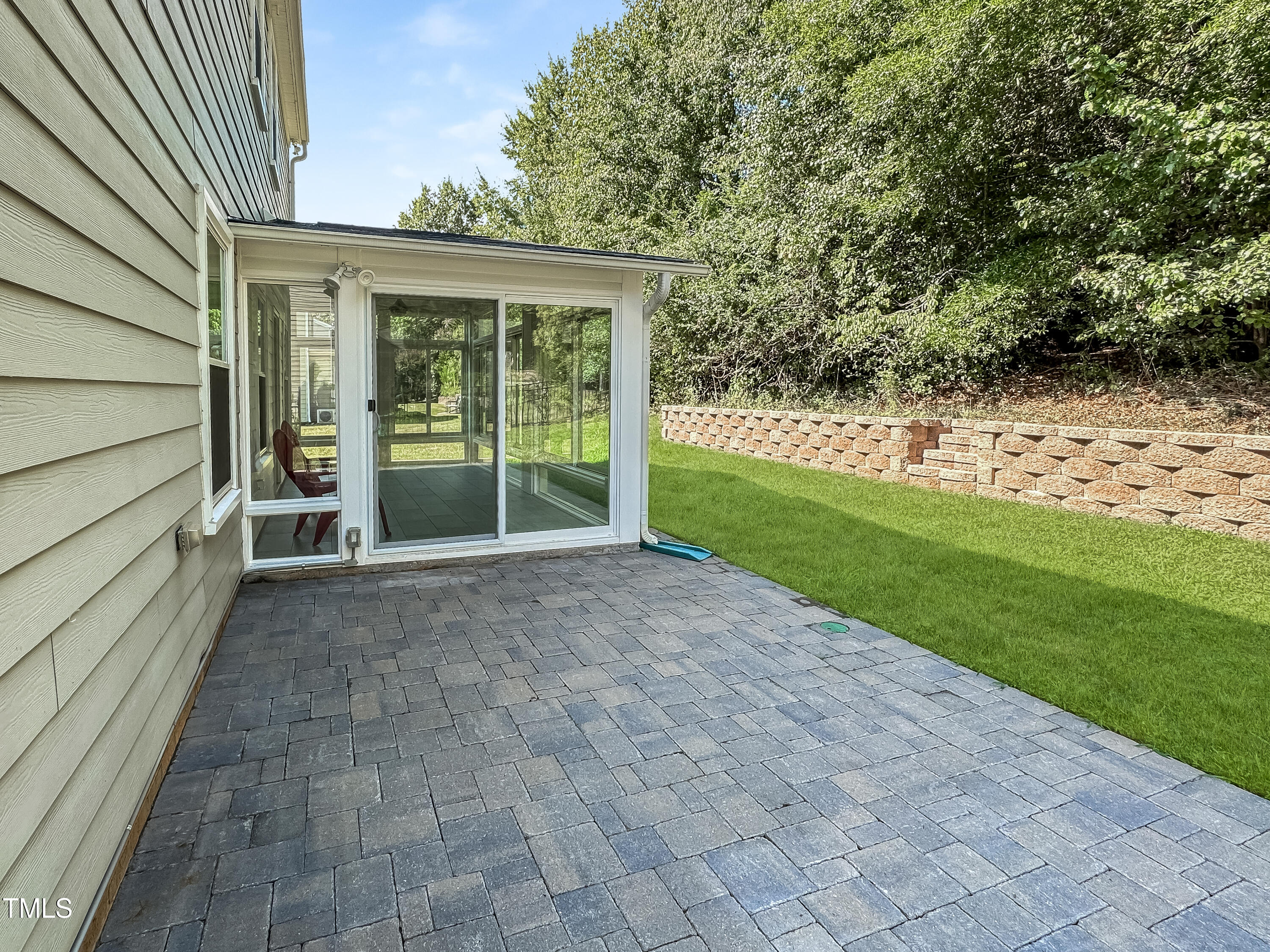804 Blue Thorn Drive