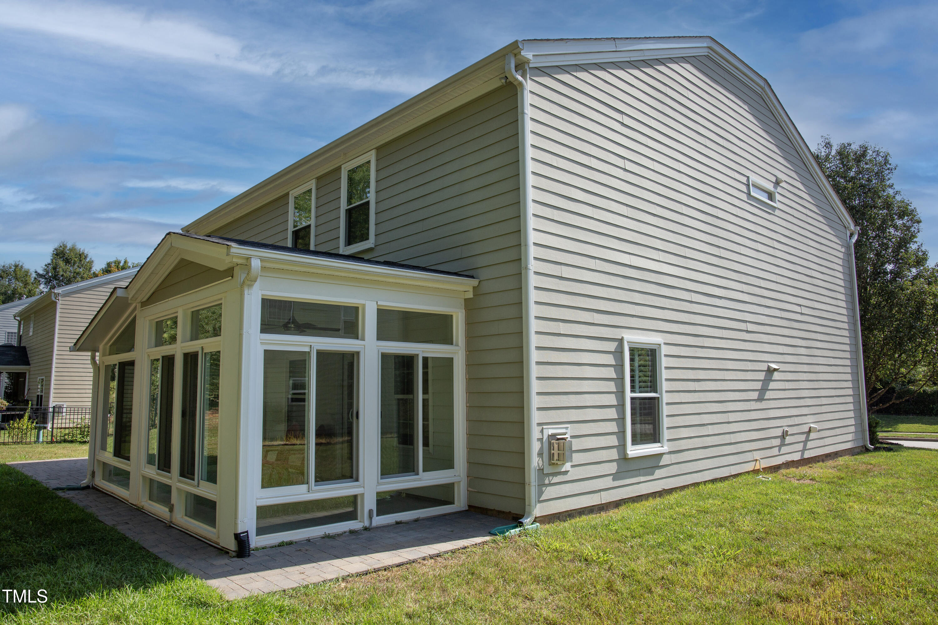 804 Blue Thorn Drive