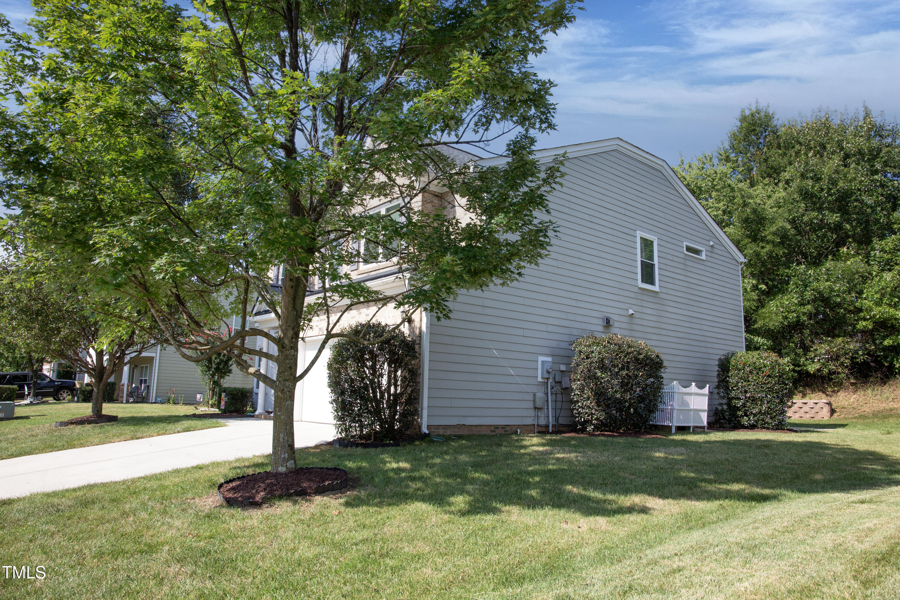 804 Blue Thorn Drive