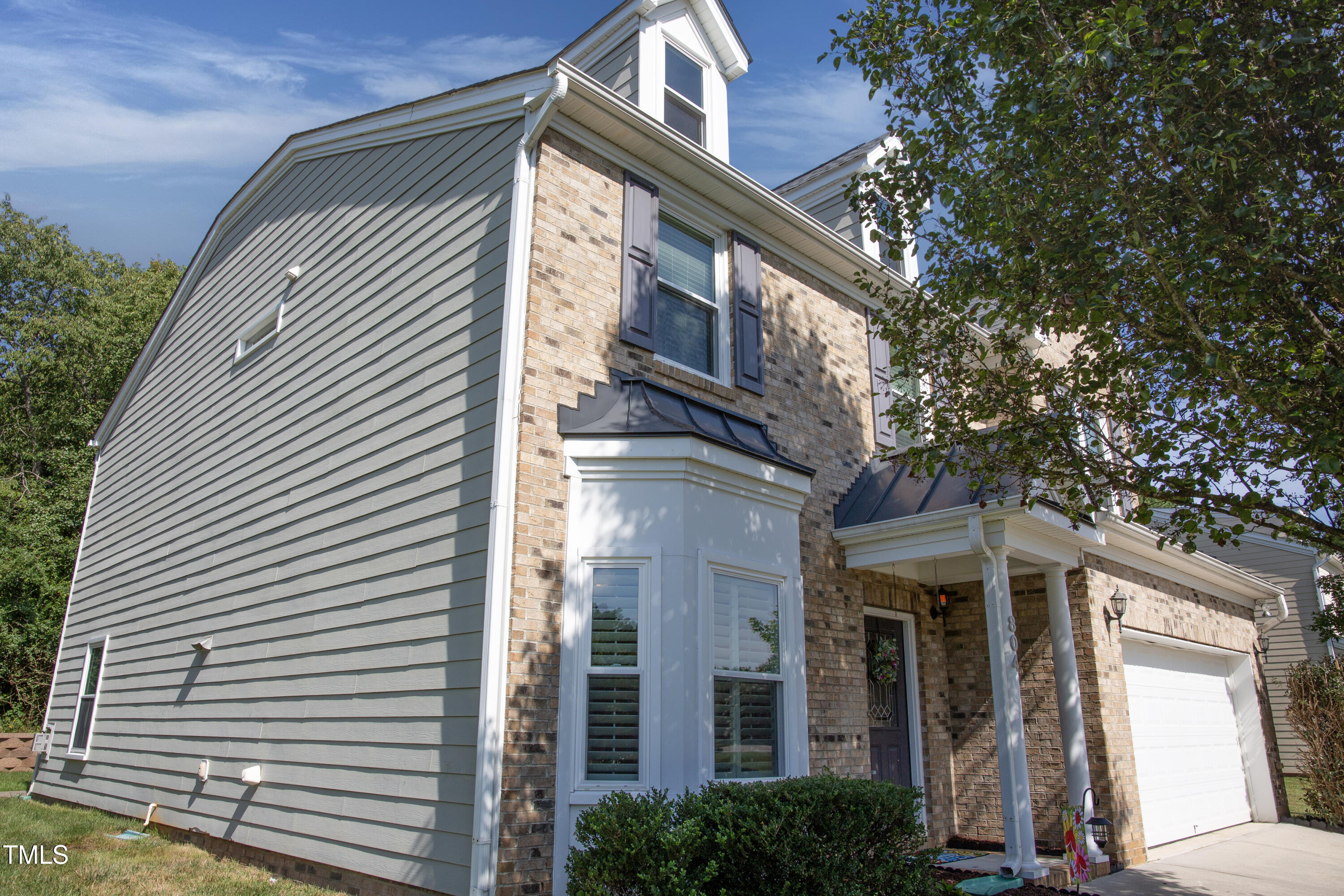 804 Blue Thorn Drive