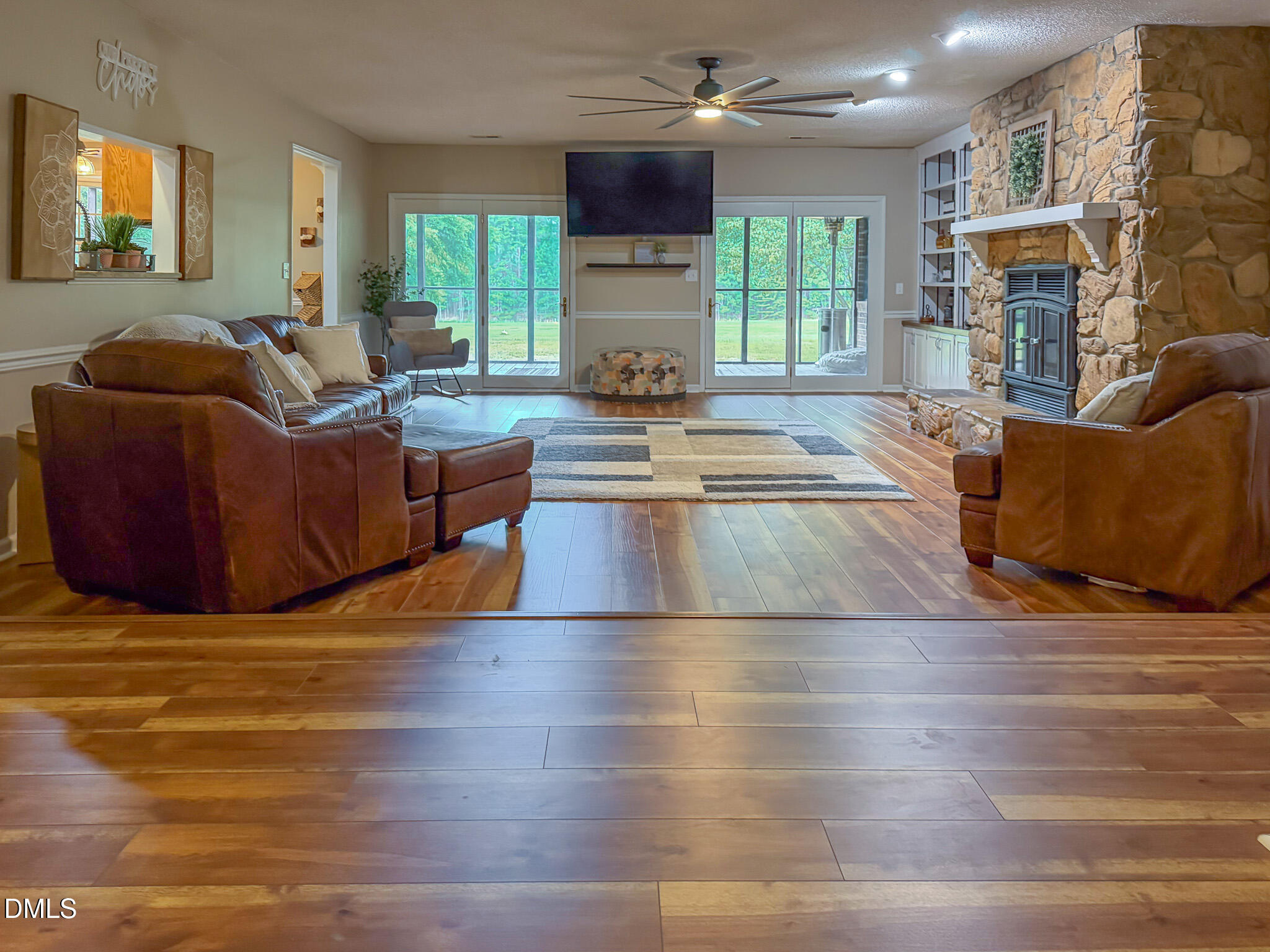 5301 Sky Lane Drive