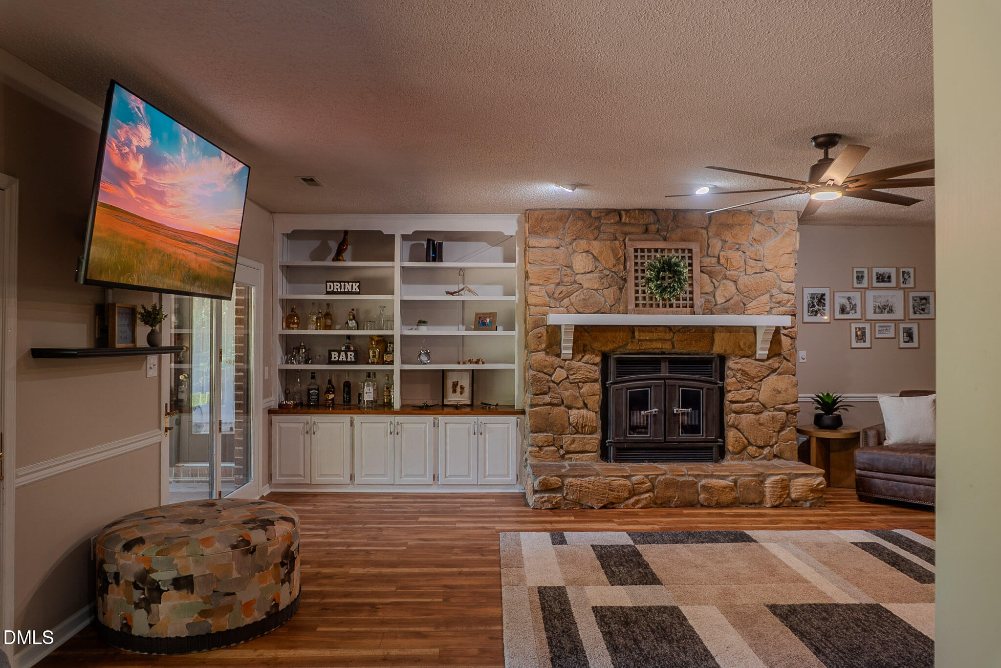 5301 Sky Lane Drive