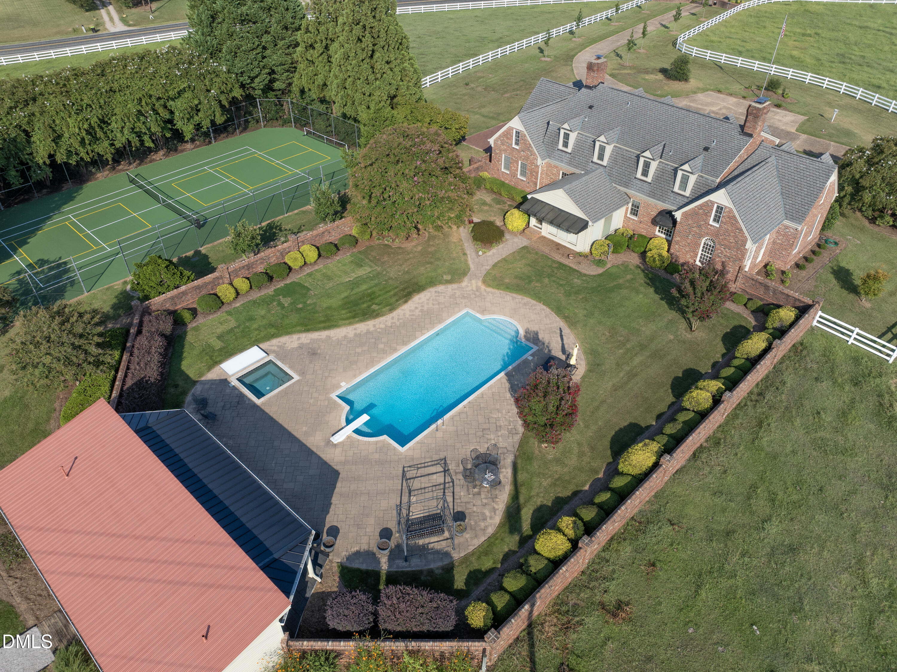 32 Wes Sandling Road