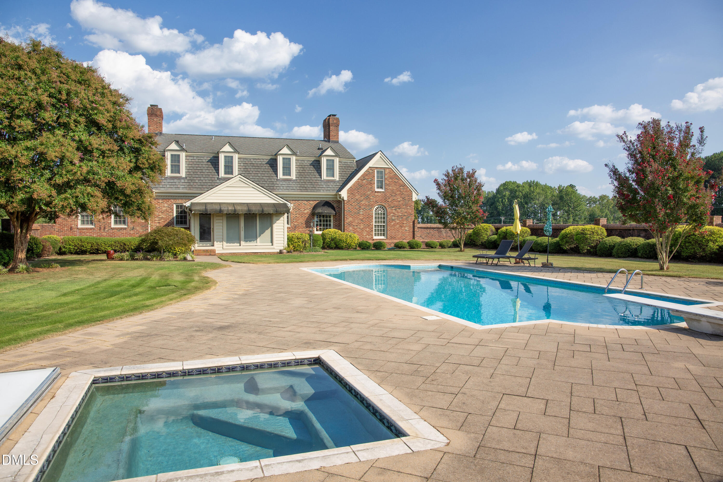 32 Wes Sandling Road