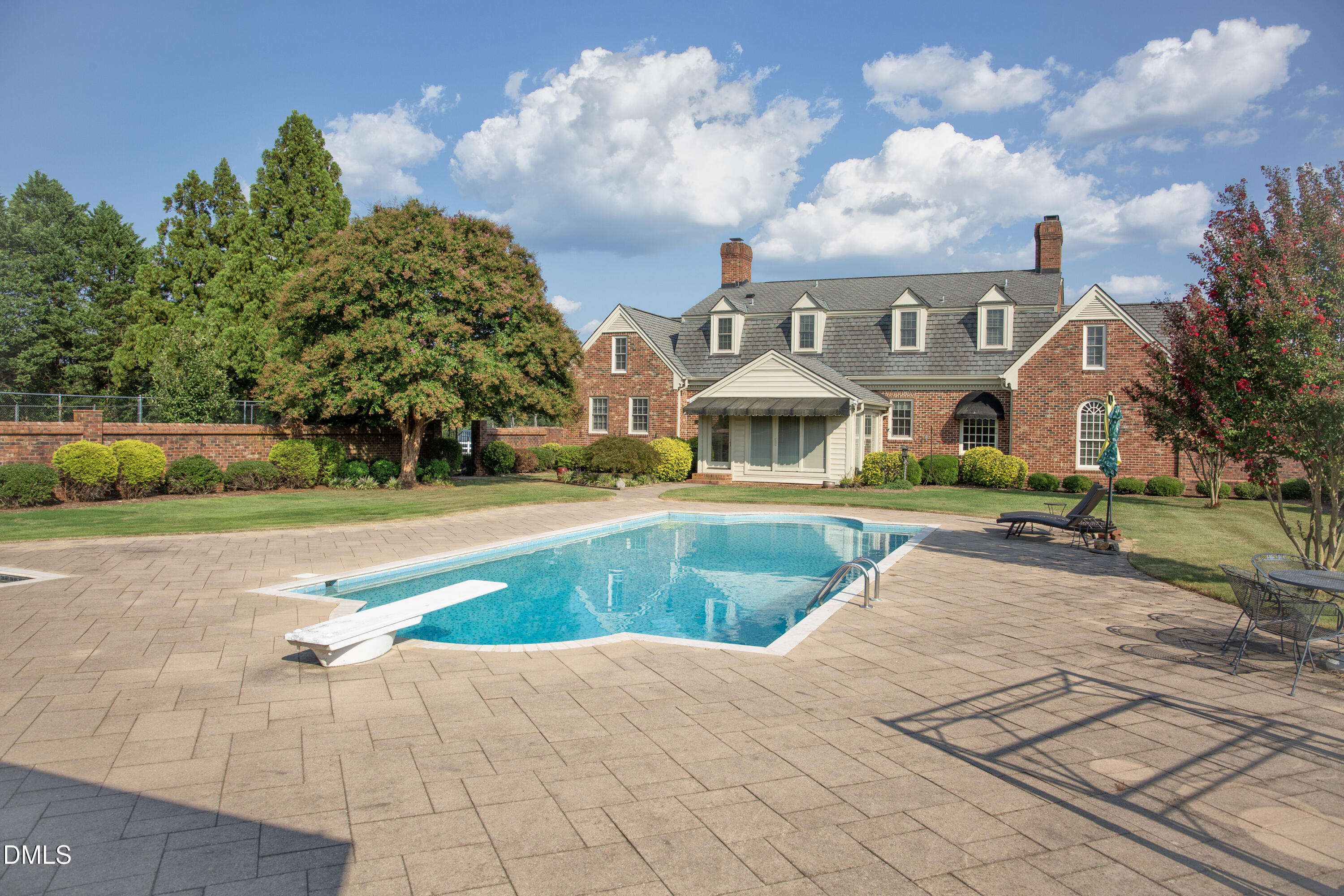 32 Wes Sandling Road