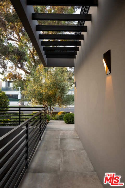 8356 West 4th St ~ Beverly Grove Architectural