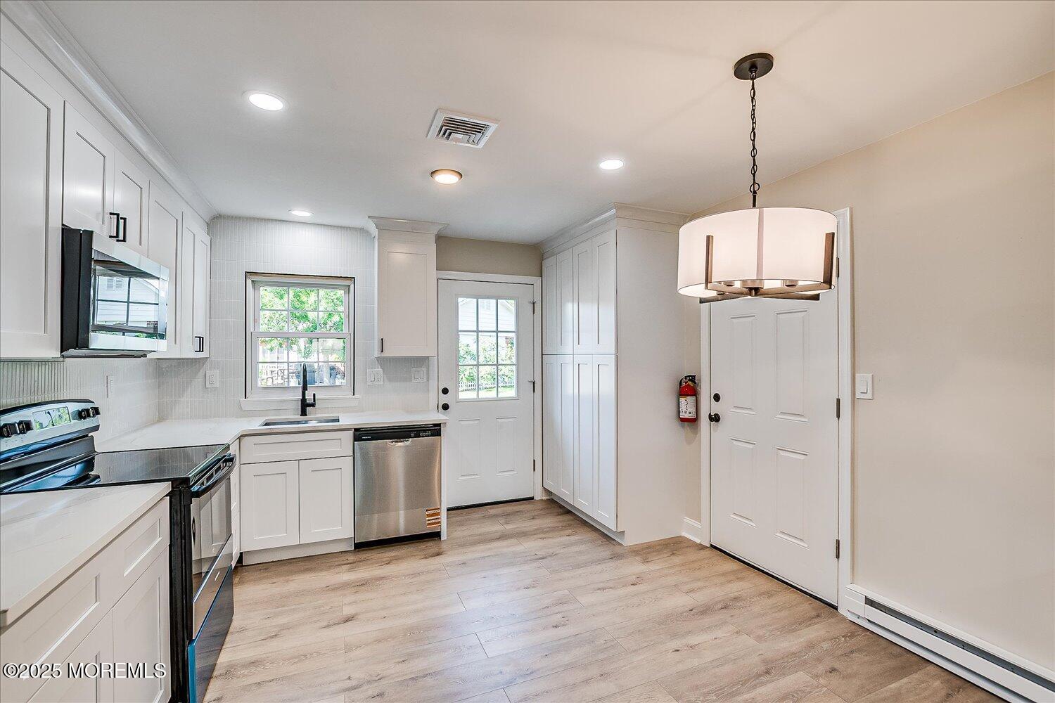 935A Thornhill Court