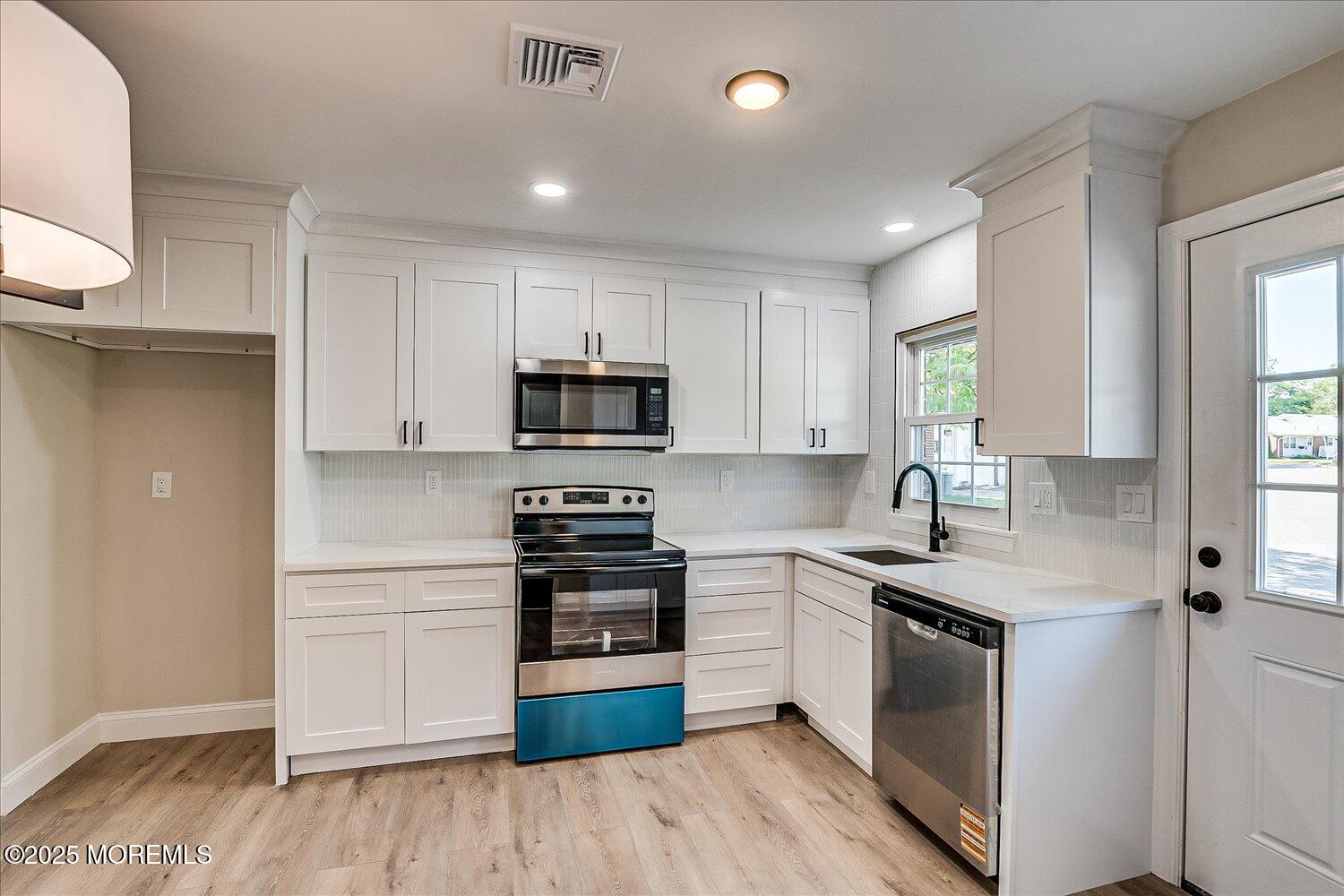 935A Thornhill Court