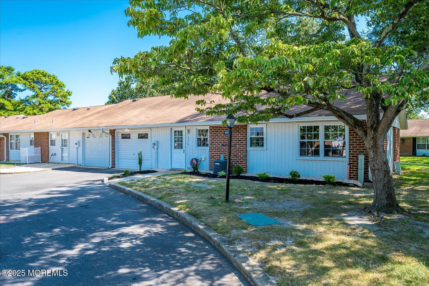 935A Thornhill Court