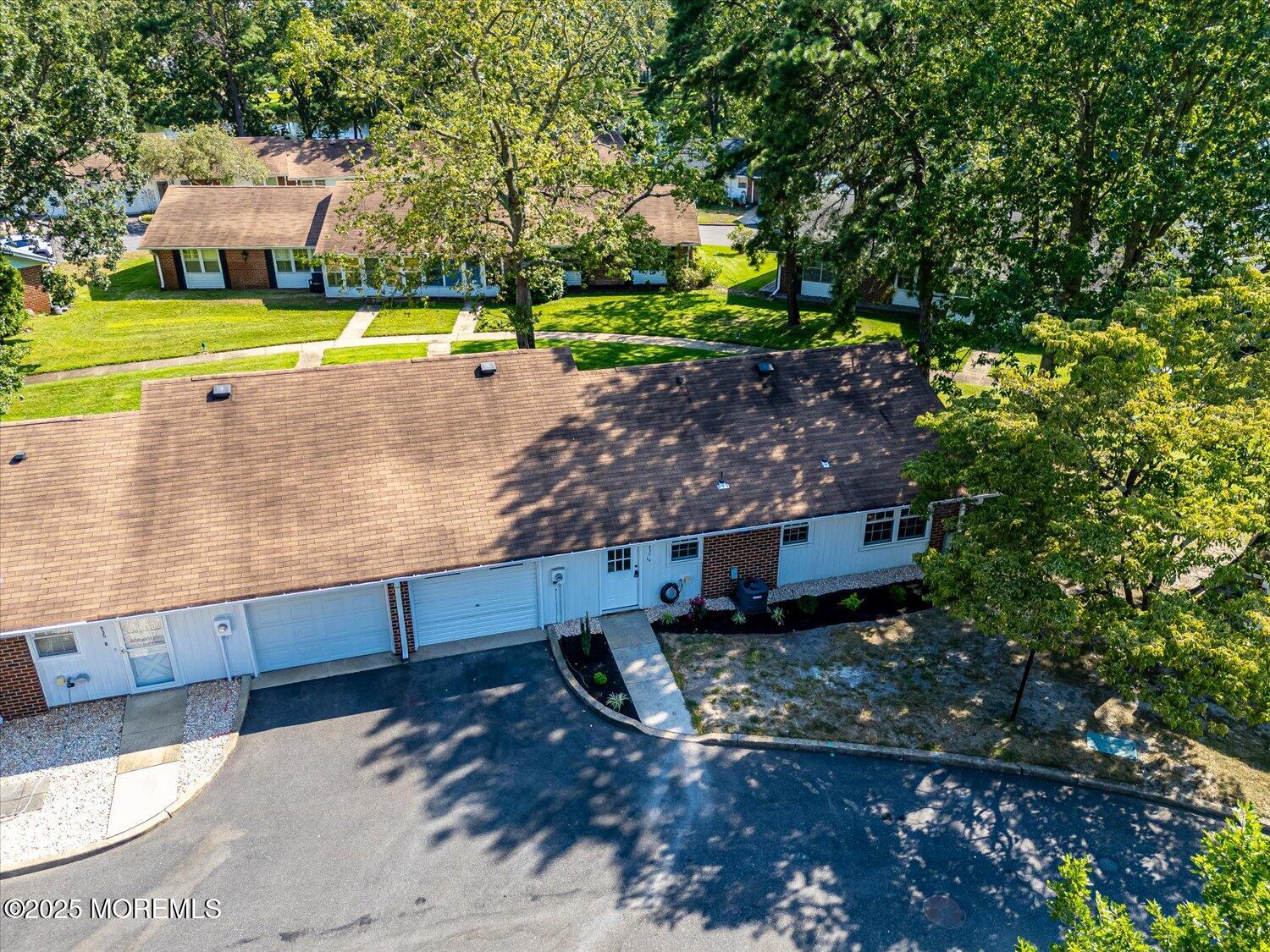 935A Thornhill Court