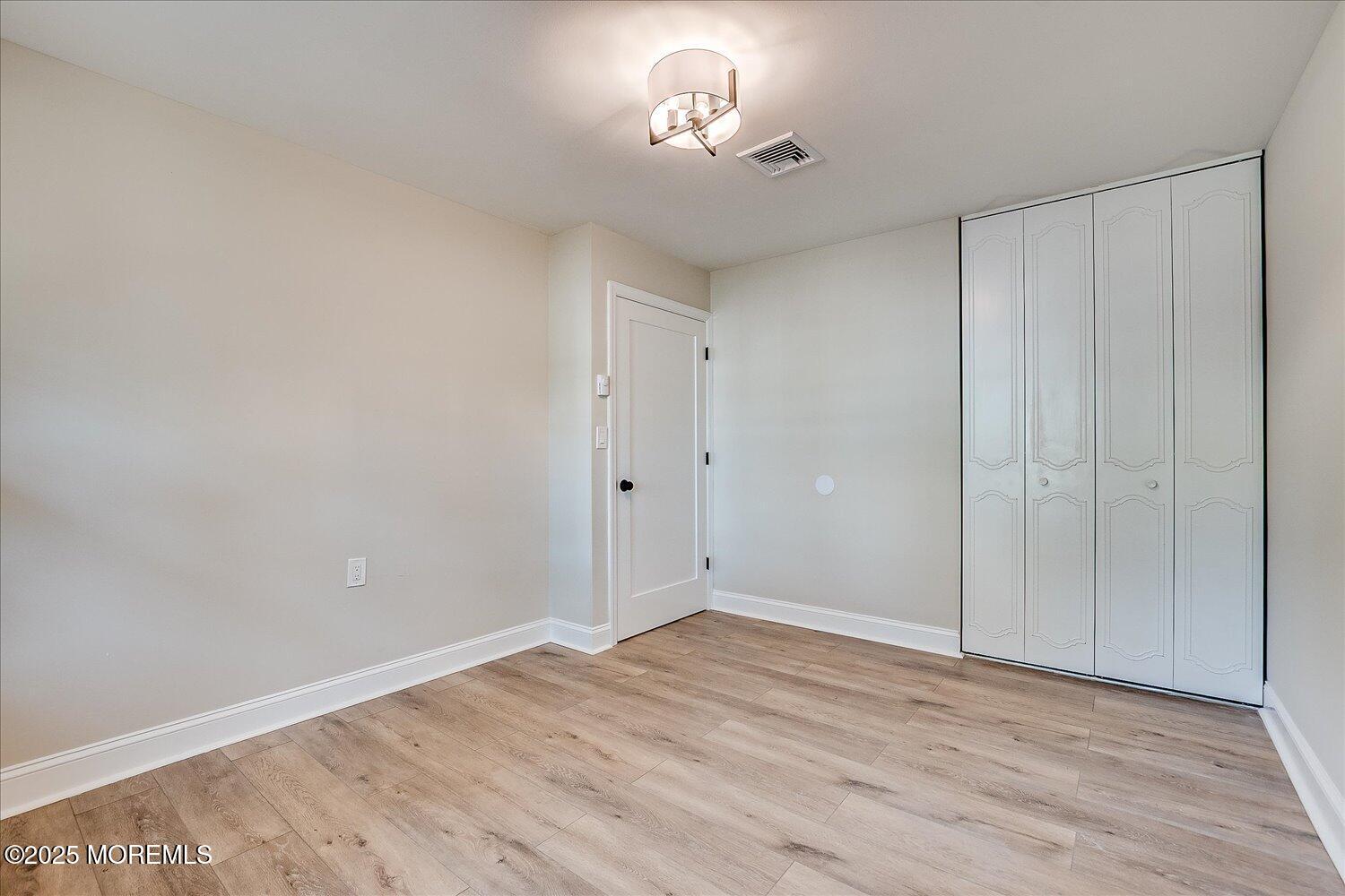 935A Thornhill Court