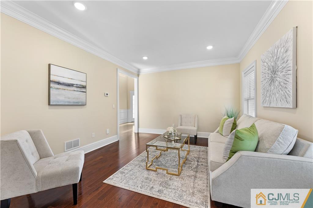 10 Windsor Road # 10