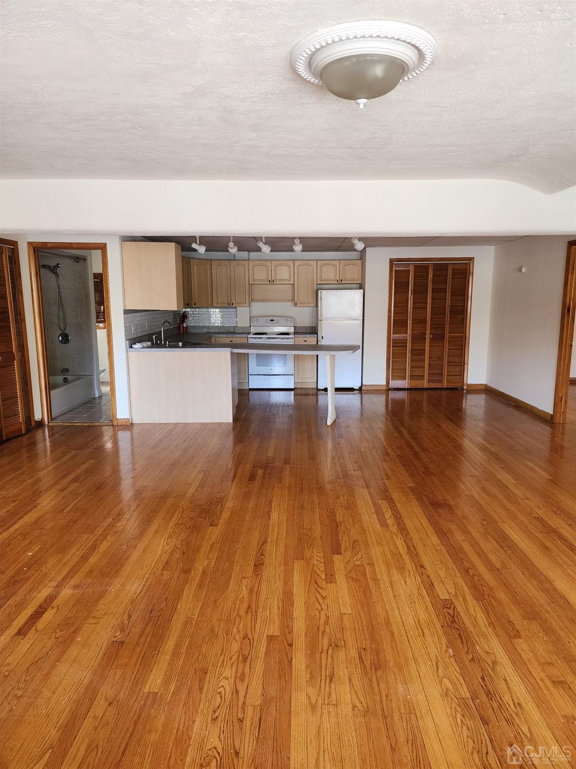 351 springfield Avenue