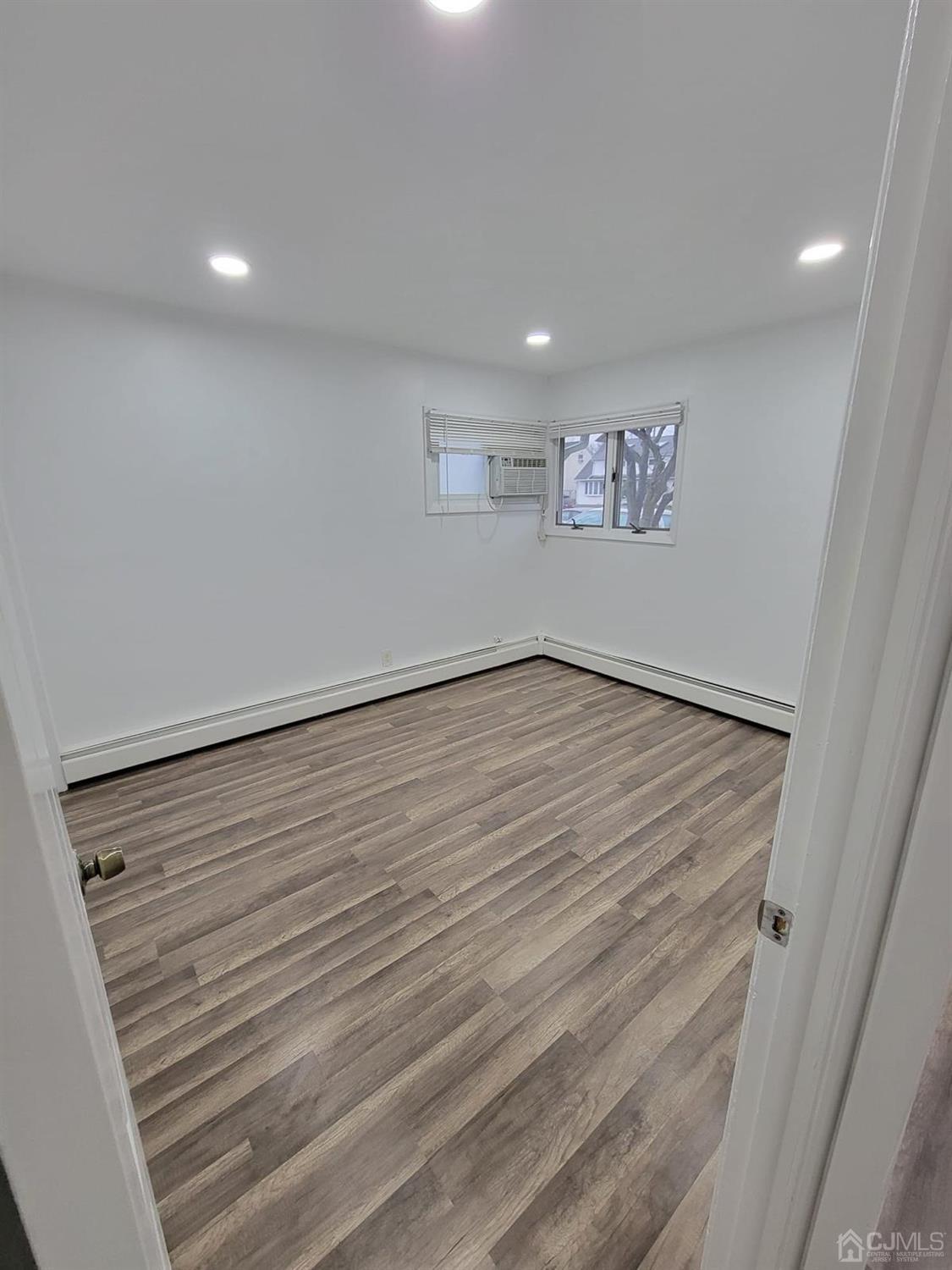 14 S Harrison Avenue S