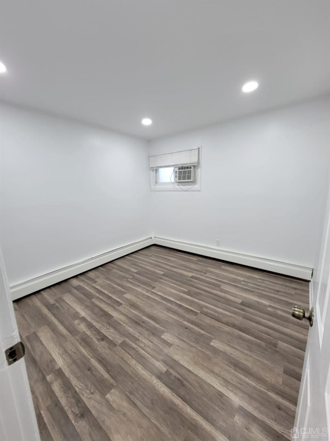 14 S Harrison Avenue S