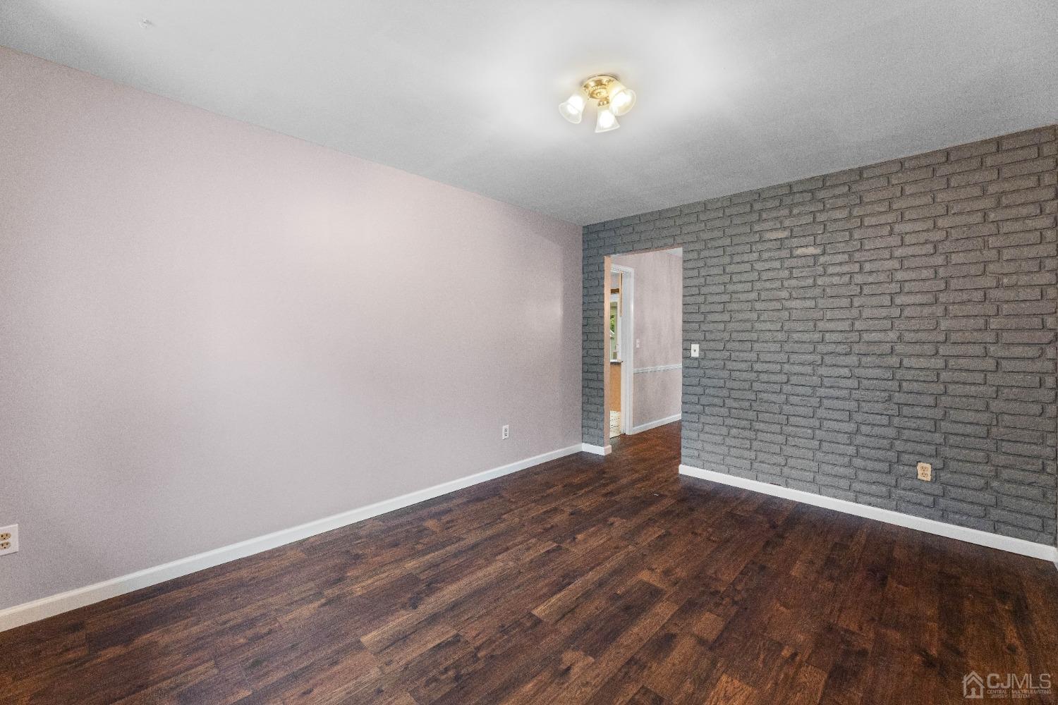 10 Brook Hollow Road