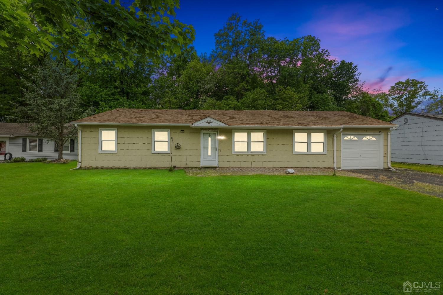 10 Brook Hollow Road