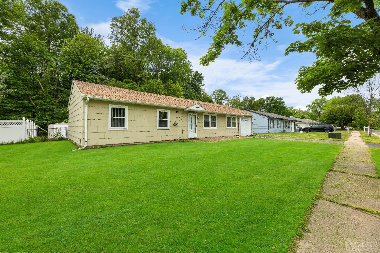 10 Brook Hollow Road